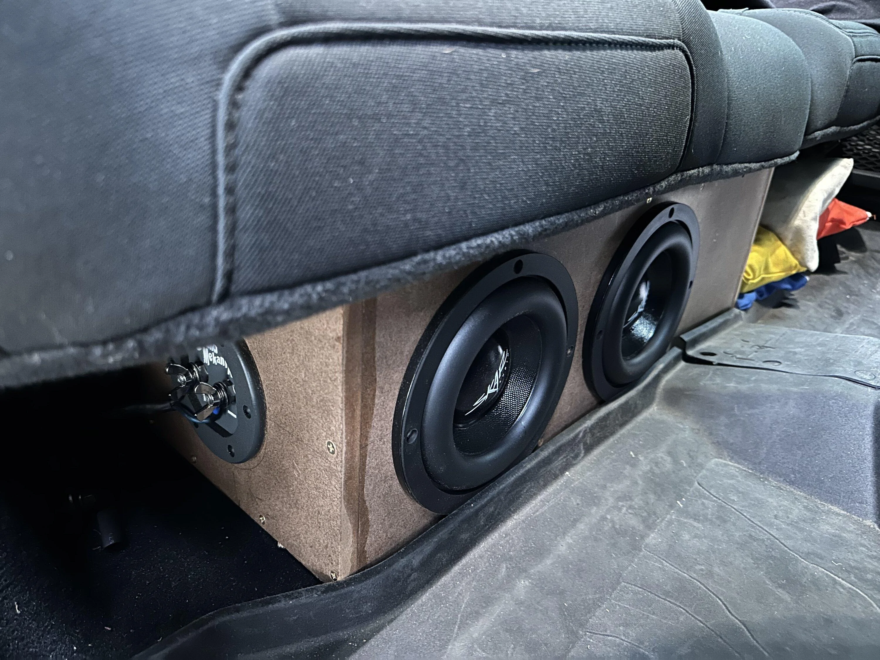 Jeep Gladiator Underseat Dual 6.5” sub install 21488146-2482-4276-BBB4-C0F7B1987604