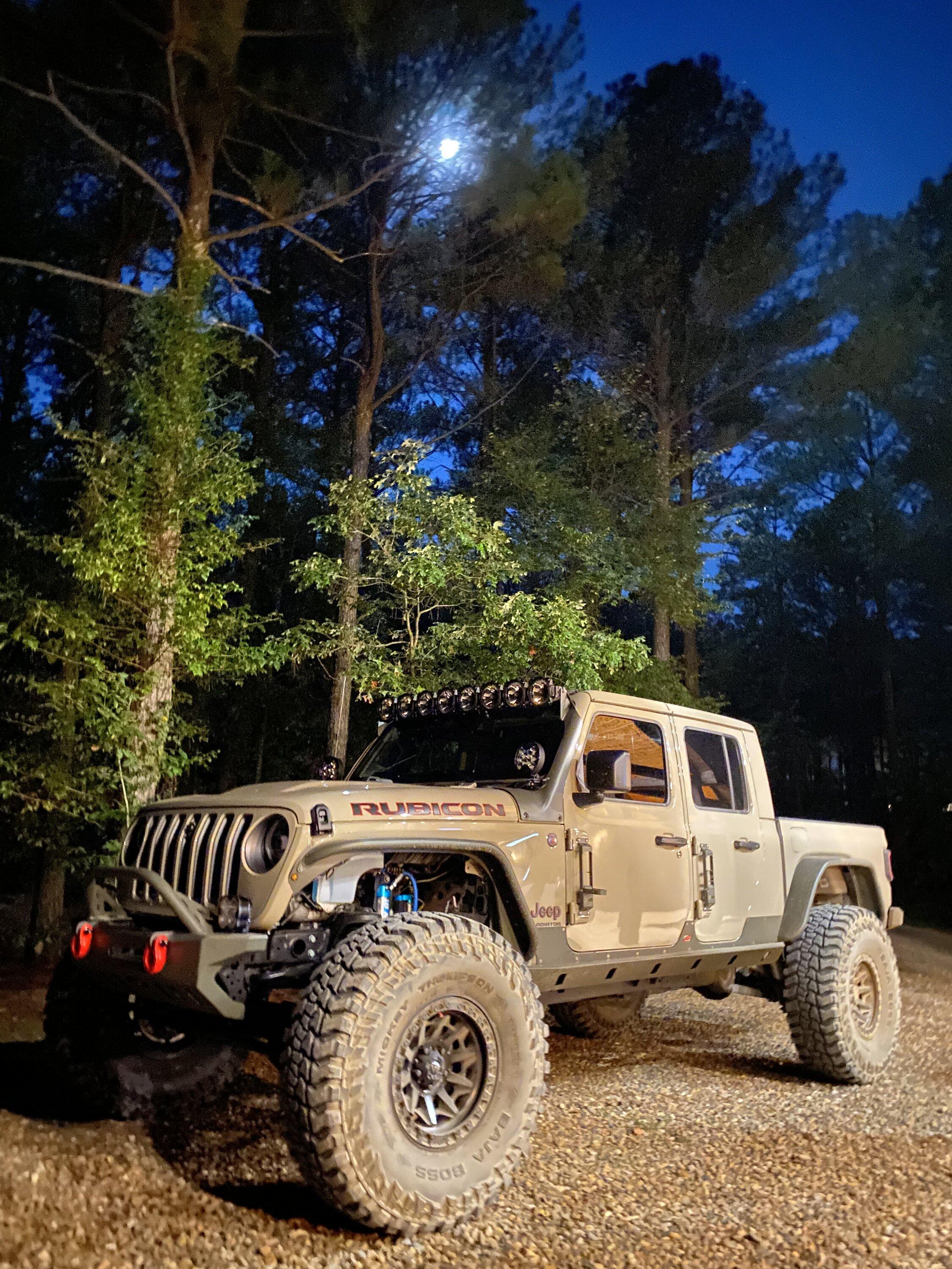 Jeep Gladiator GOBI Gladiator JT Club 5E3C42D8-69E9-460E-9D5E-50E3F26C51CA
