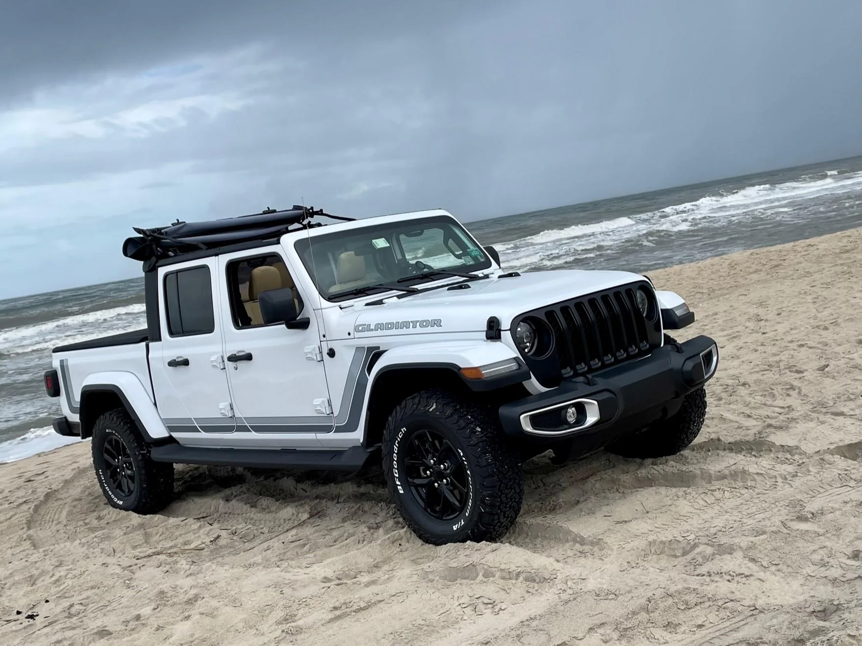 Jeep Gladiator BRIGHT WHITE Gladiator JT Club Glad Fr Ps