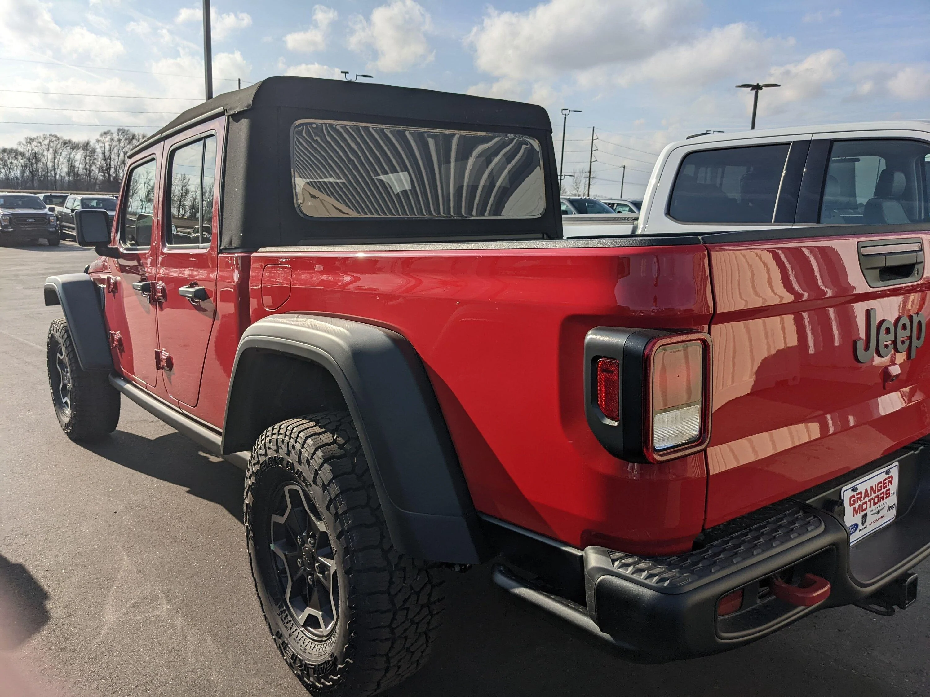 Jeep Gladiator 4% Under Invoice on Jeep Gladiators at Granger Motors - Save up to $7,500 off MSRP Jeep Gladiator