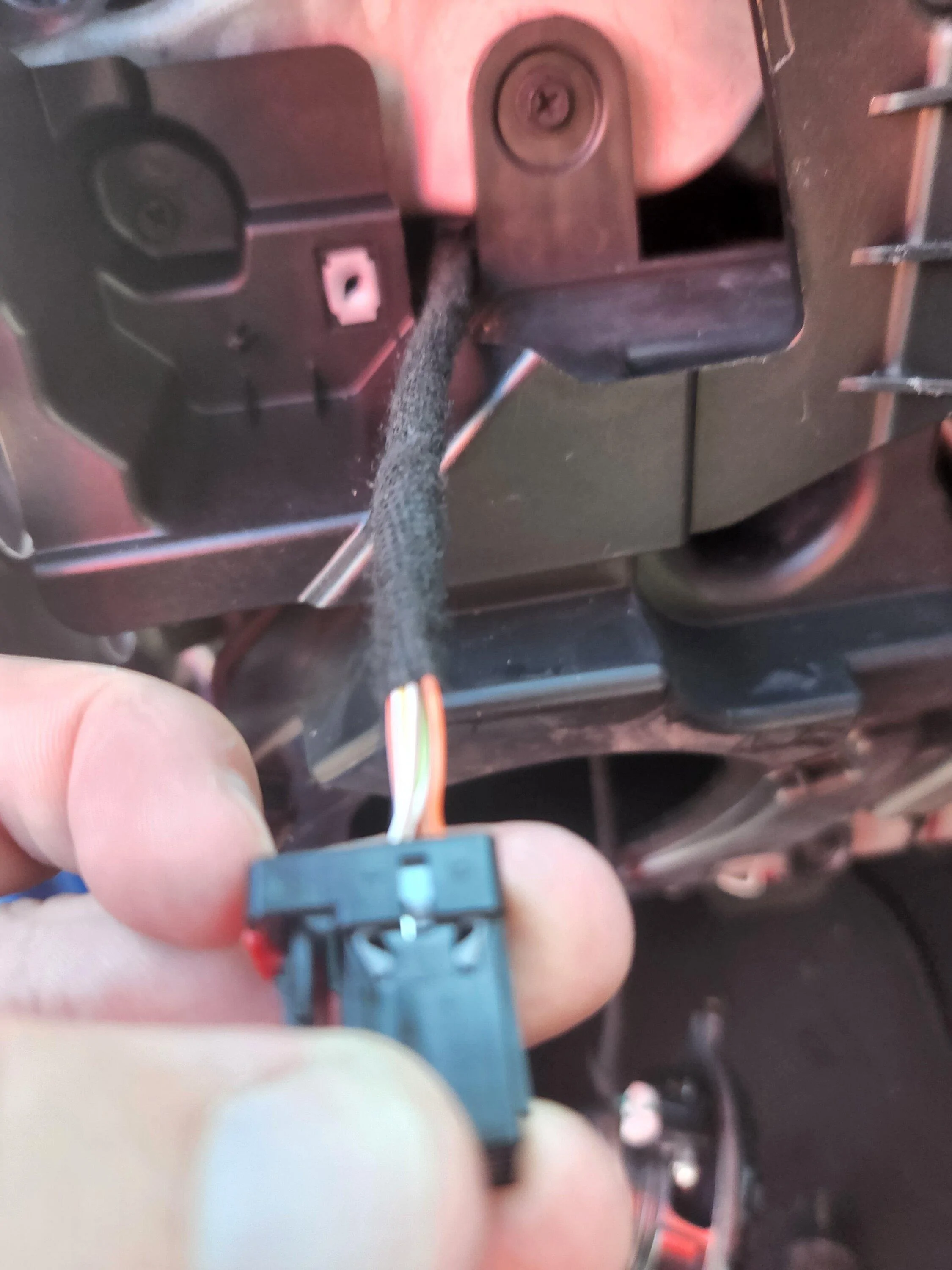 Jeep Gladiator Question about adding outlet to bed 20220831_152724