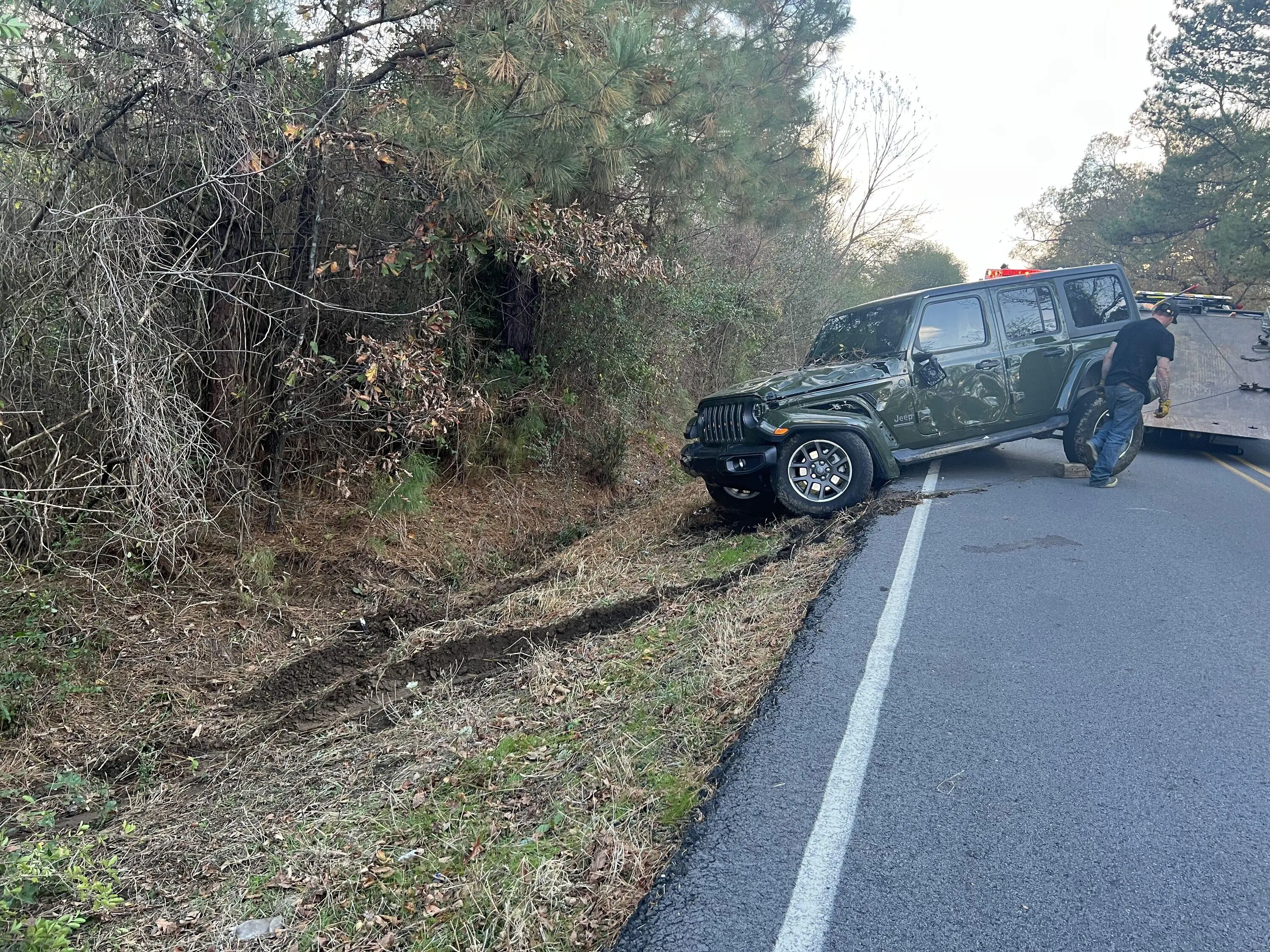 Jeep Gladiator Rolled Jeep today, but everyone is safe! Repair or total loss? E77063D6-DD72-44F8-AB6F-3EF15F1A14B4