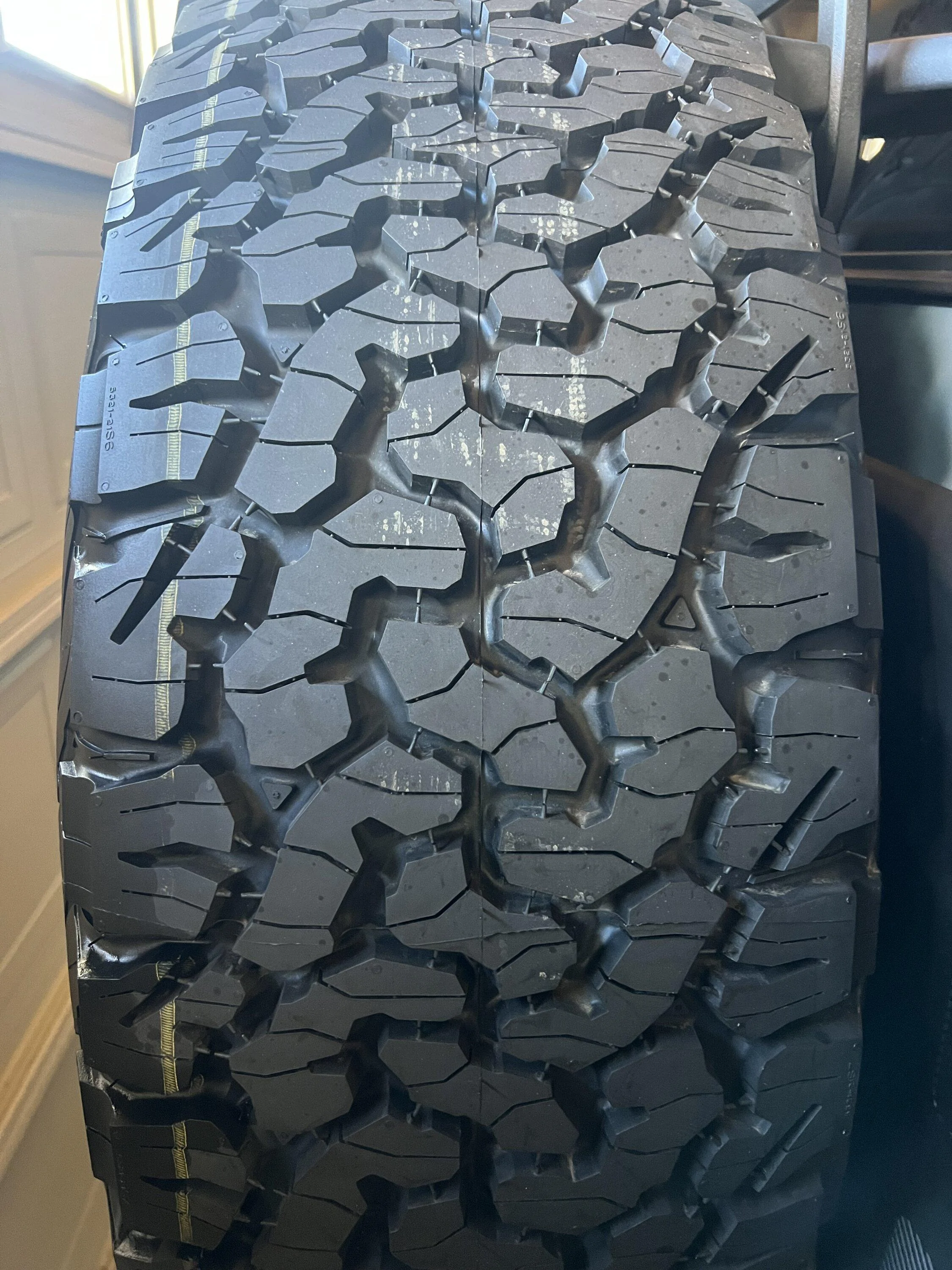 Jeep Gladiator New BF Goodrich KO2 Tires 37x12.50x17 IMG_9333