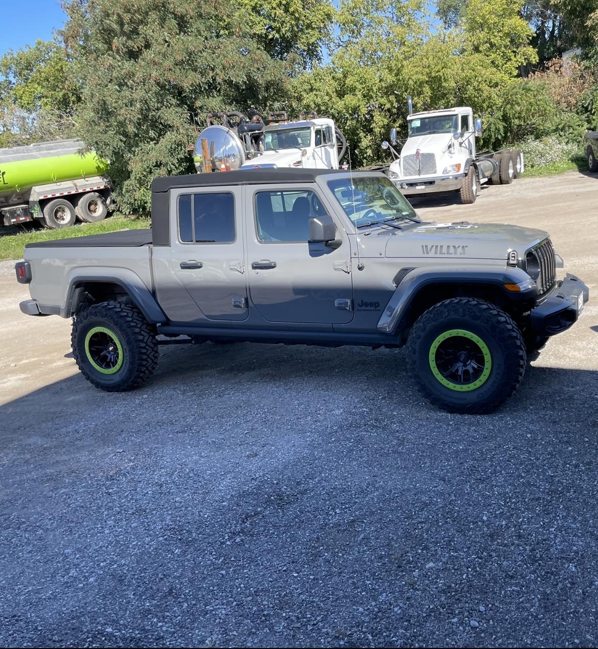 Jeep Gladiator allowed lift height test