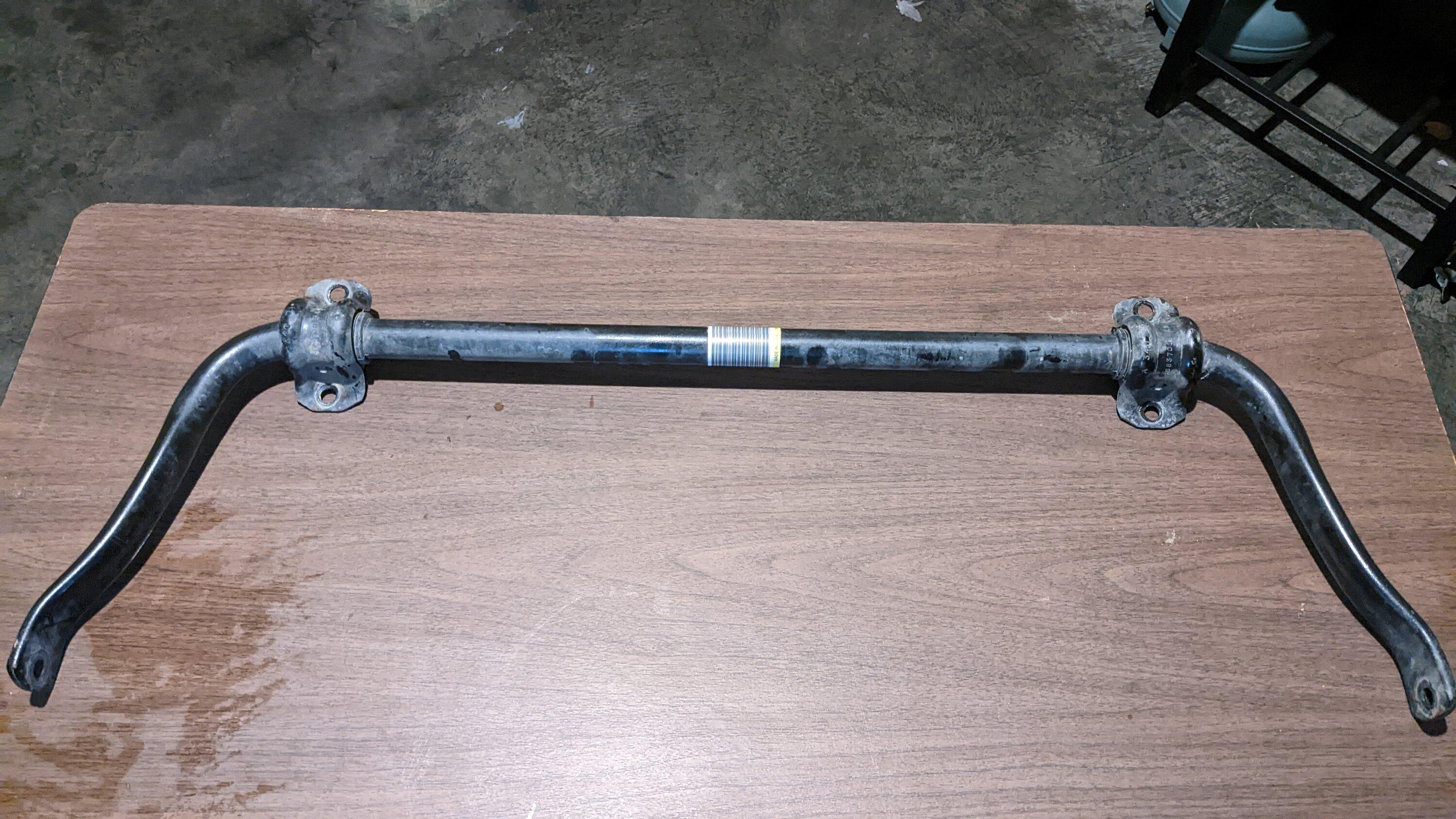 Jeep Gladiator OEM Front Sway bar PXL_20221112_022543993