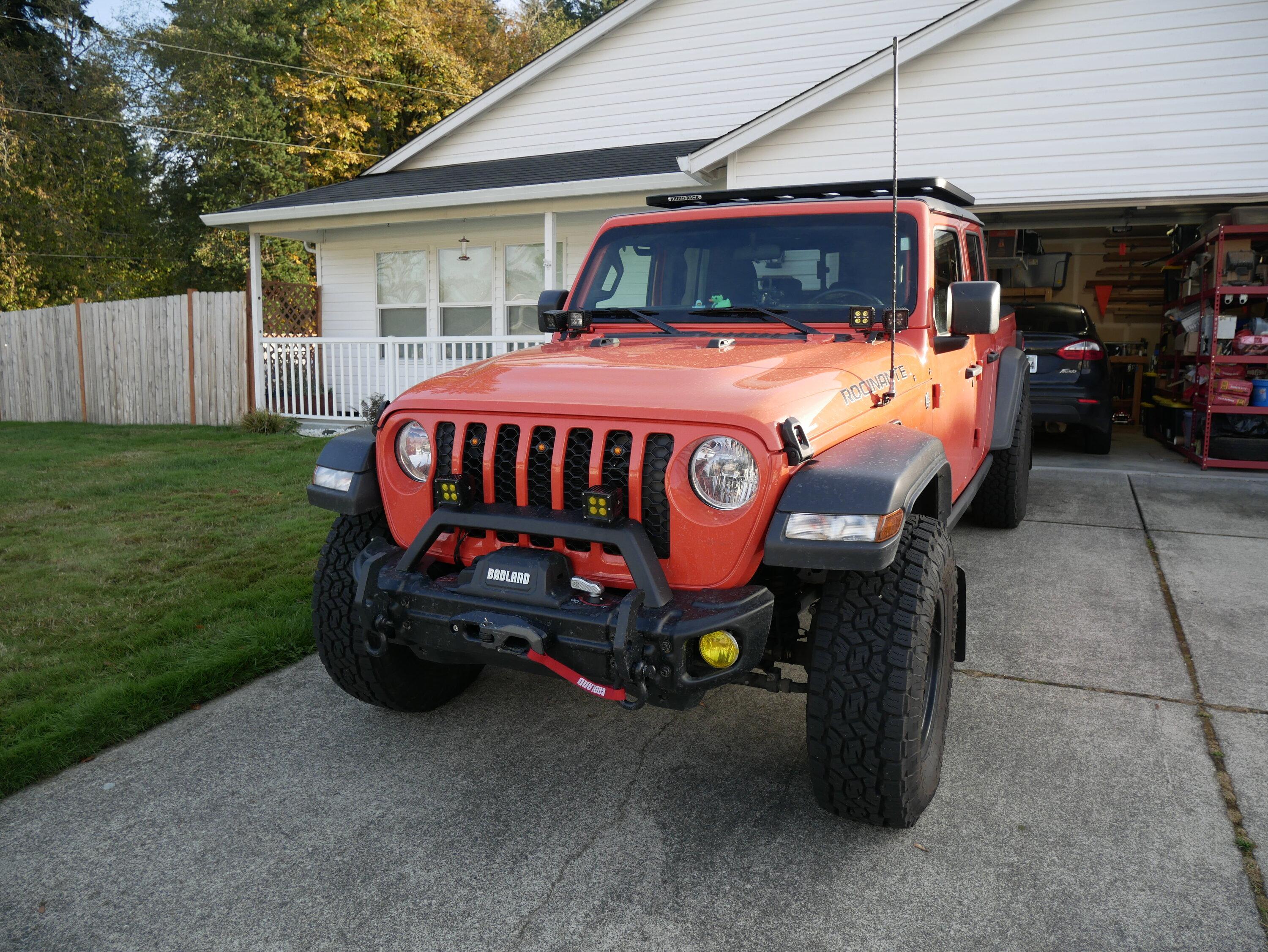 Jeep Gladiator Largest roof basket that doesn't interfere with front Freedom panels 1020355