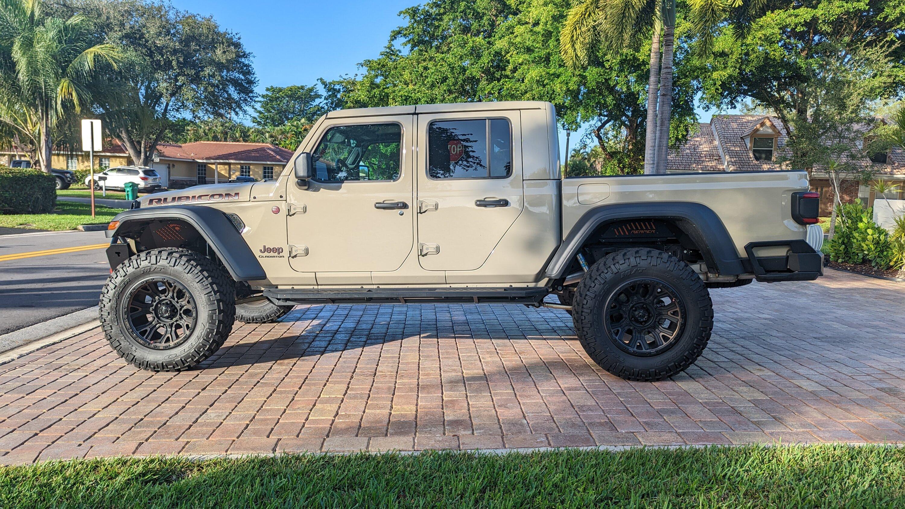 Jeep Gladiator 2022 Gobi Rubicon Build PXL_20221108_130318016