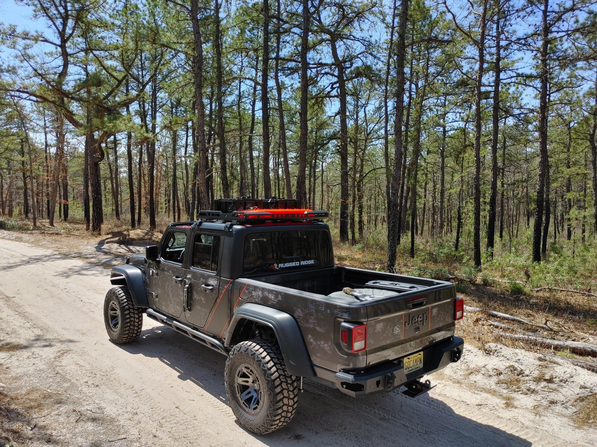 Jeep Gladiator Largest roof basket that doesn't interfere with front Freedom panels 280486406_126715196642366_7224393543018713666_n