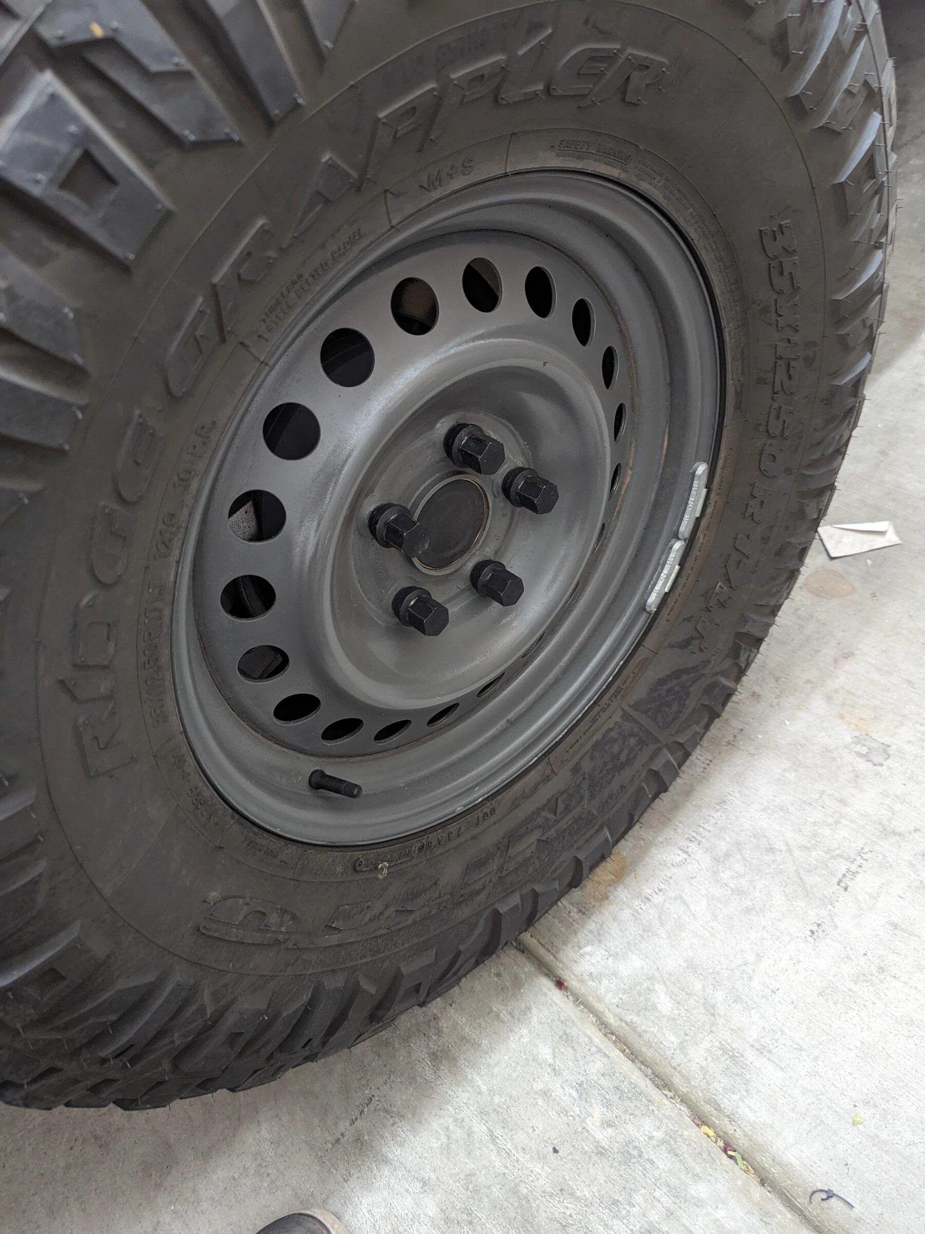 Jeep Gladiator Spare tire- steel wheel PXL_20220521_021303075