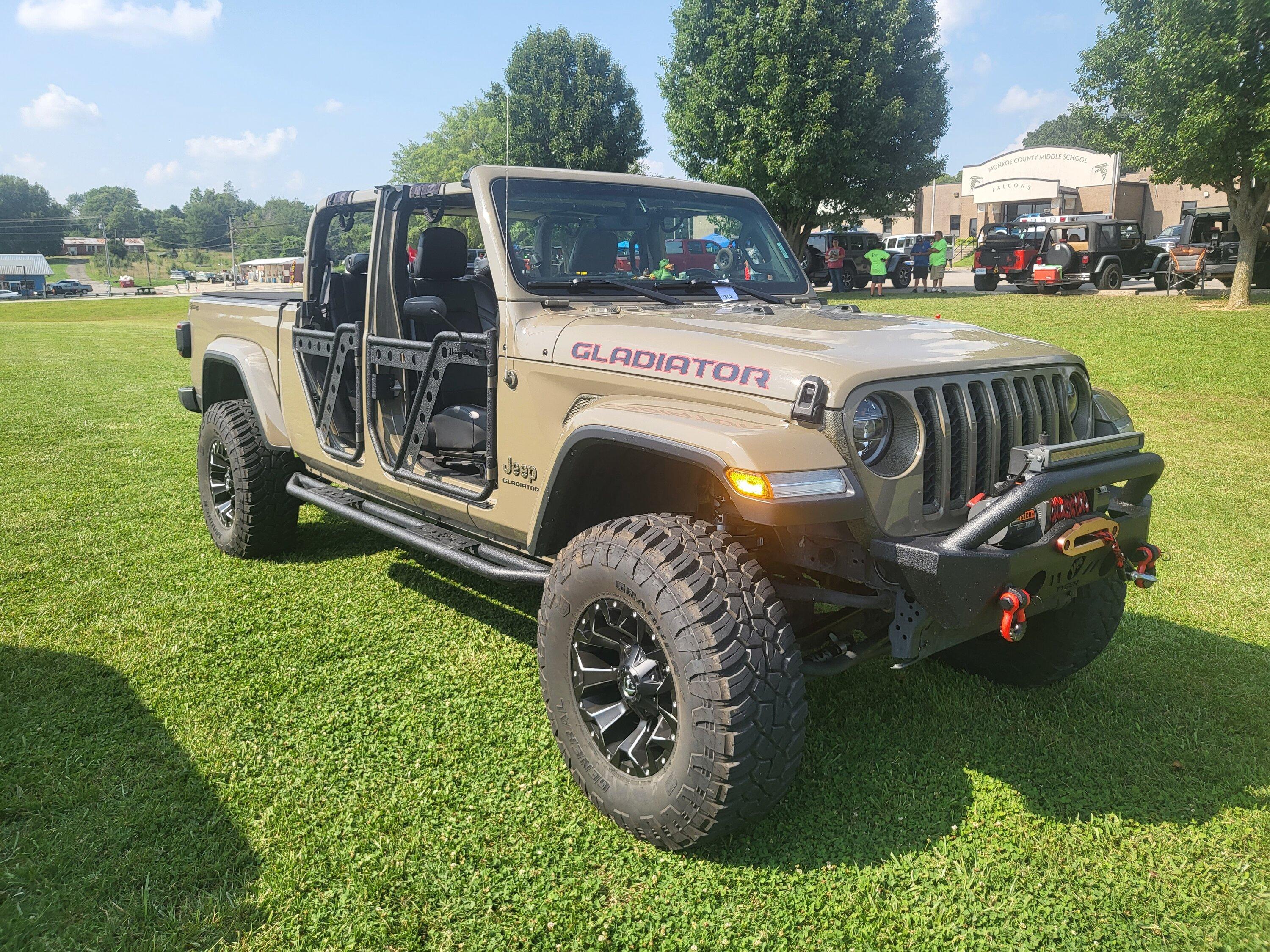 Jeep Gladiator Climbing a Muddy Hill 20220723_155612