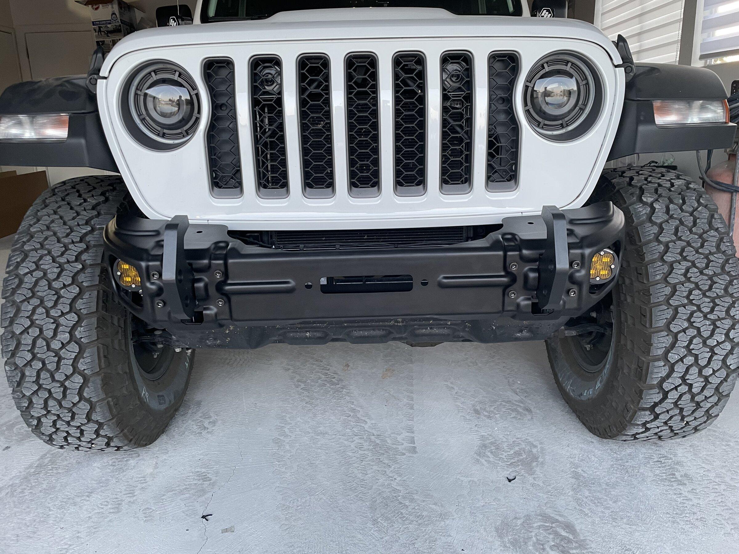 Jeep Gladiator Cowl lights 2d2abcd4-af33-4195-8d7d-15db0365e180-jpe