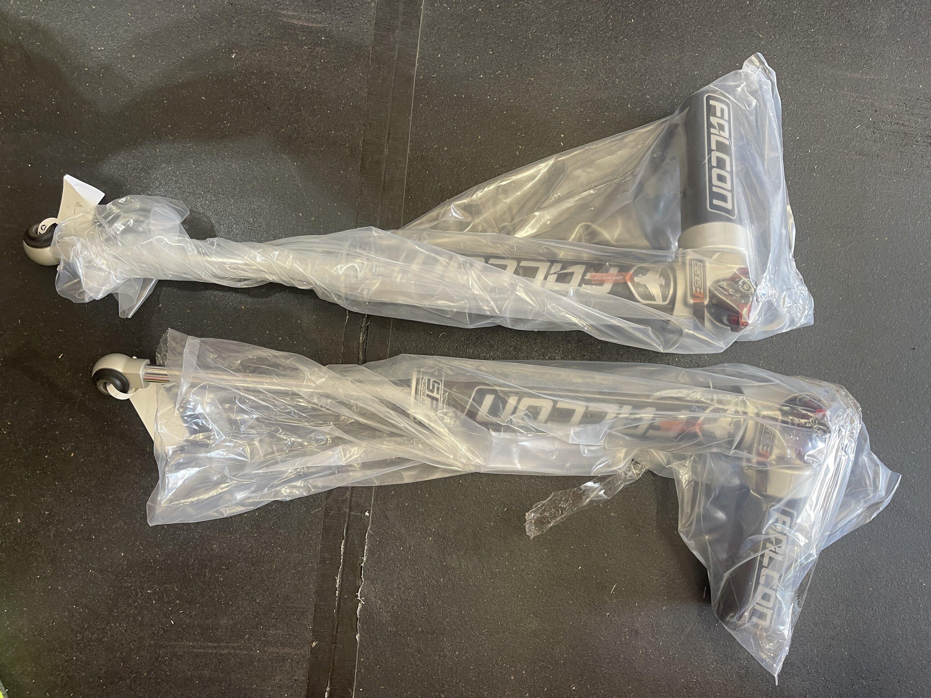 Jeep Gladiator Falcon 3.3 2-3" Full Gas Shocks ($1300) IMG_4447.JPG
