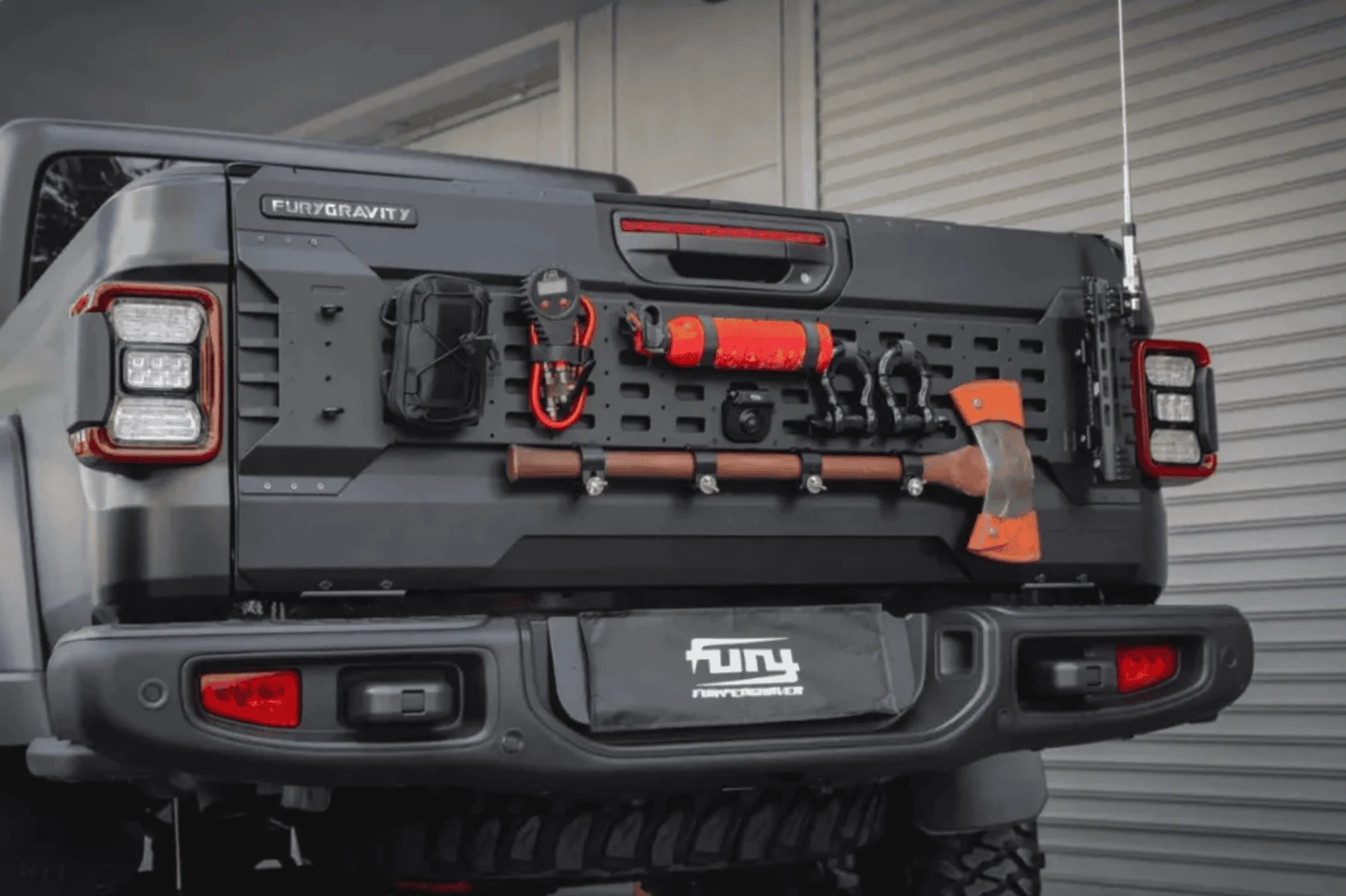 Jeep Gladiator MULTIFUNCTIONAL TAILGATE EXPANSION PANEL - Fury Engraver Captur