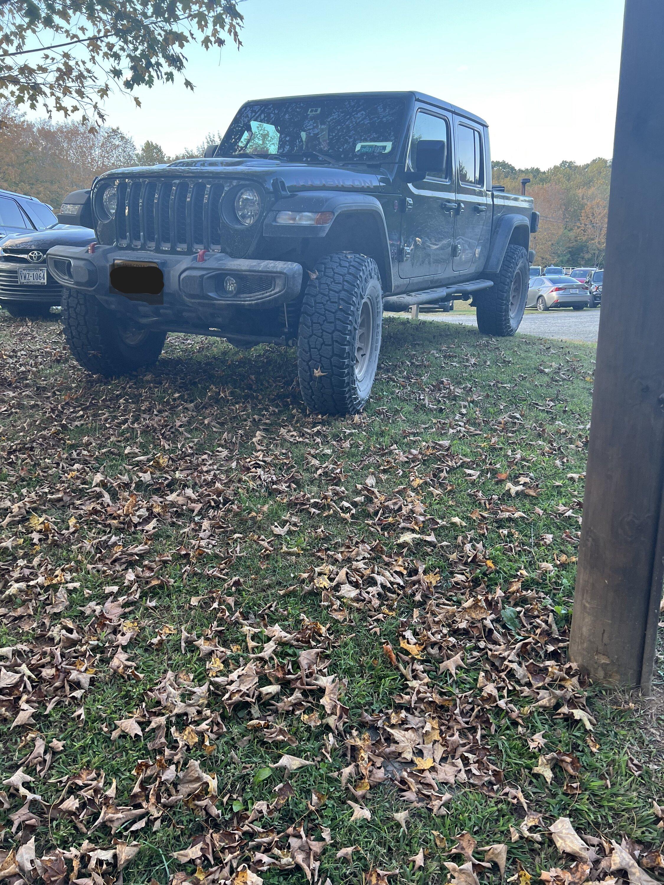 Jeep Gladiator Lets see all those Gladiators with lifts and bigger tires! IMG_1214 e