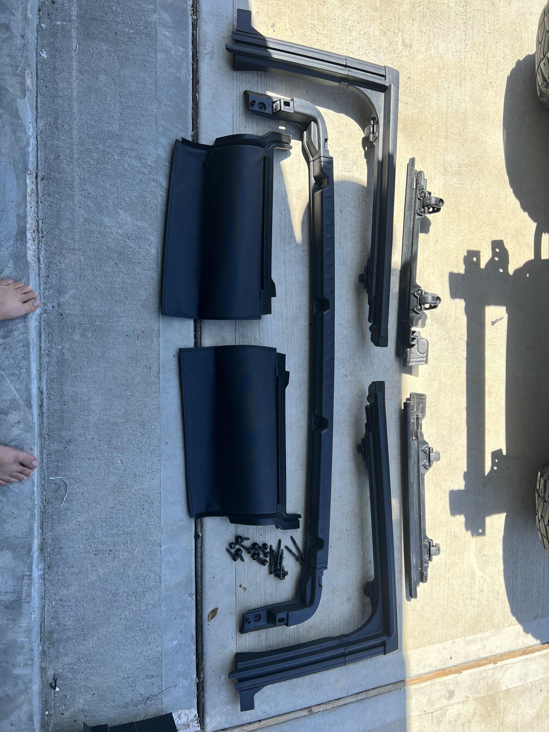 Jeep Gladiator Soft Top - clear rear window 1D26AD7E-23AD-4AC2-9075-E168B7446DFD