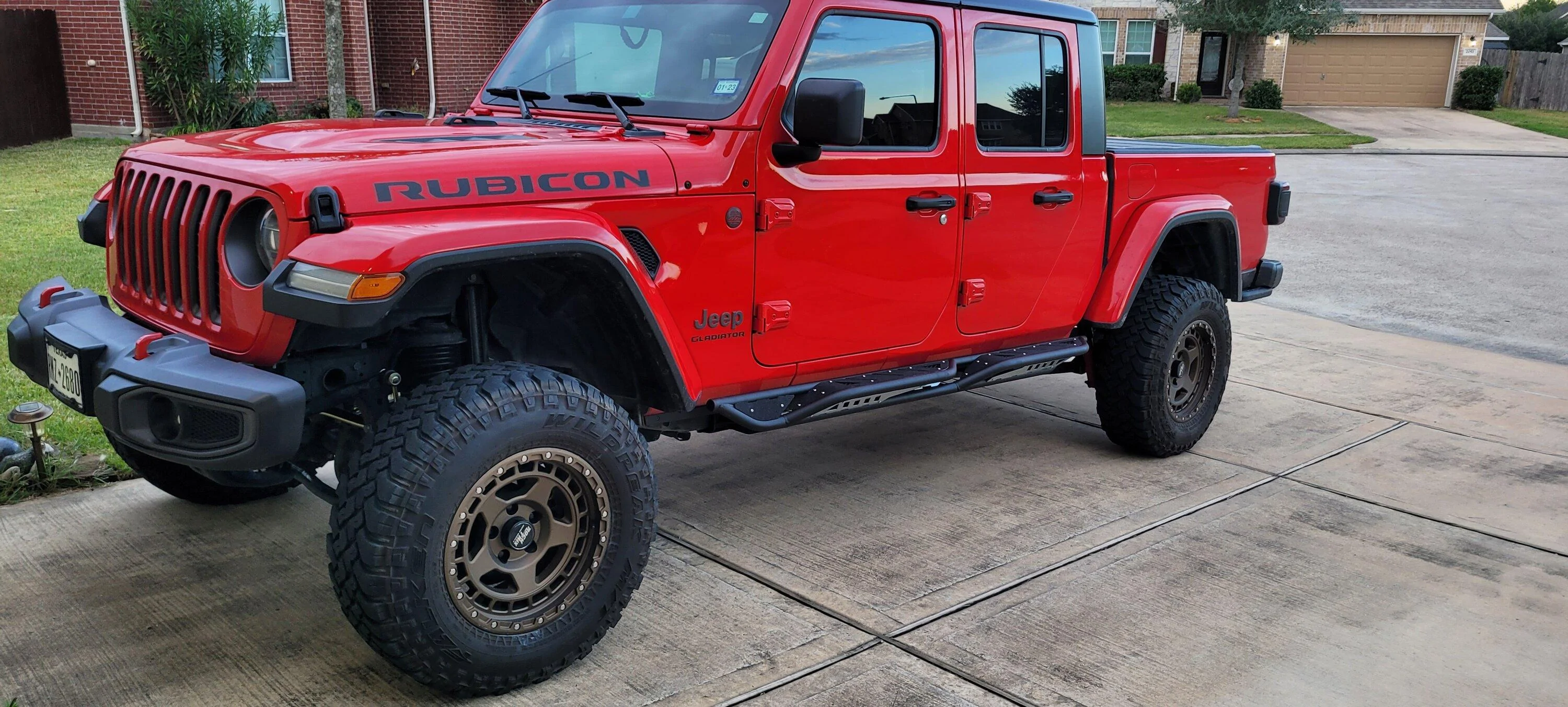 Jeep Gladiator Installed: Smittybilt Apollo Slider/steps 20221116_165747