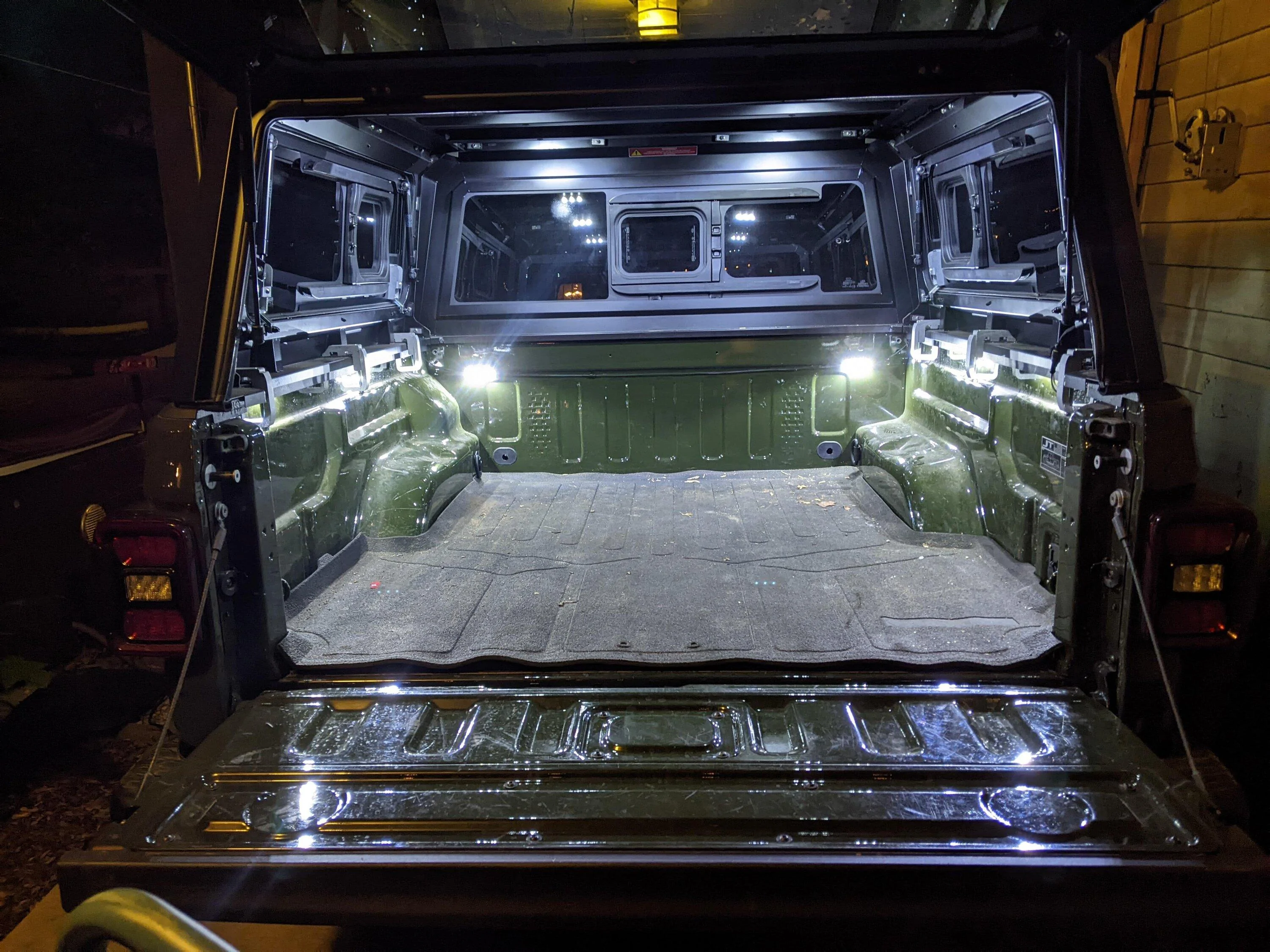 Jeep Gladiator No bed power? No problem! $9.99 do it yourself. PXL_20221030_001936093