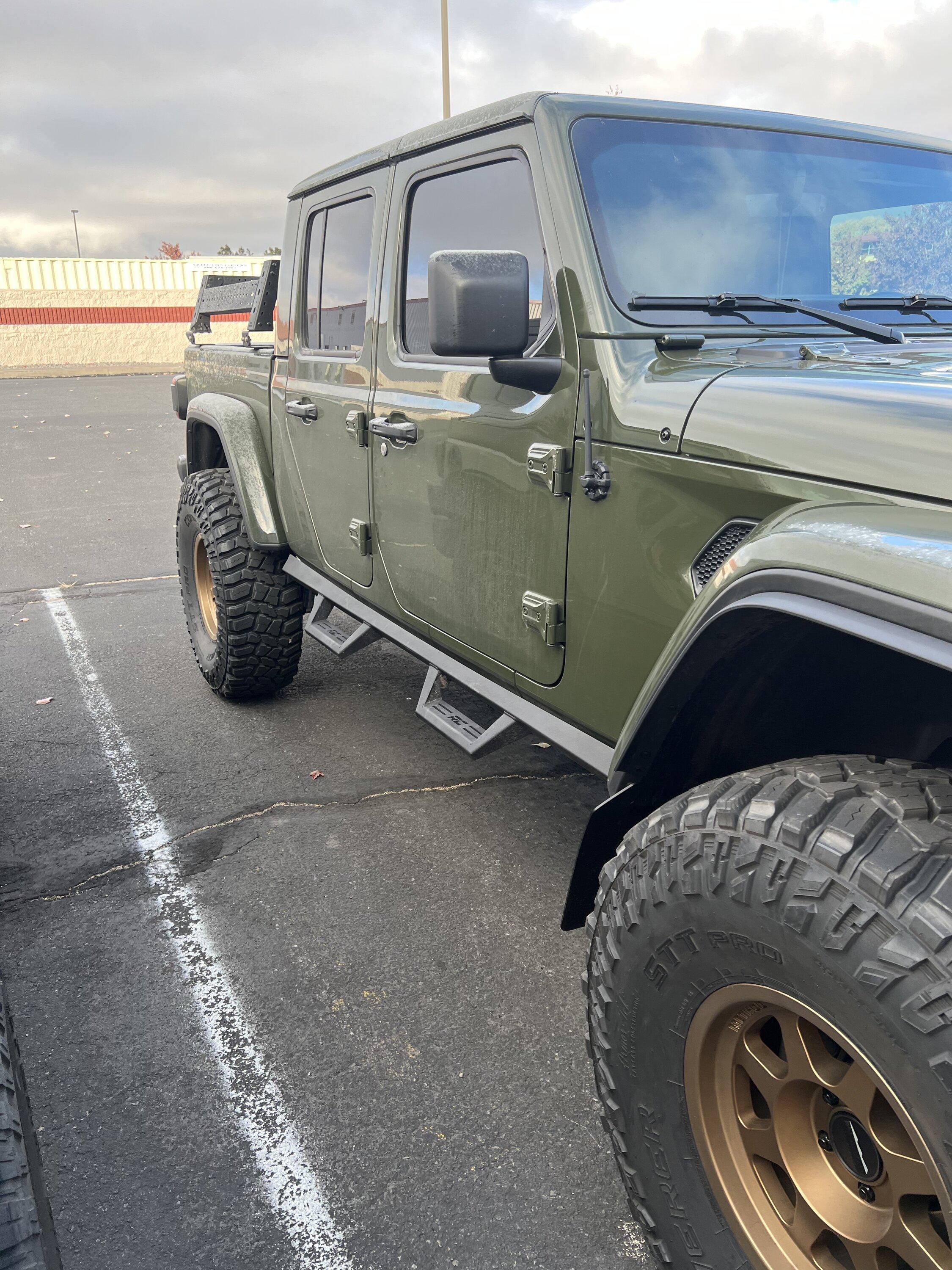 Jeep Gladiator Running 40's 6E982099-8F46-41AA-BF4F-2A4B8C1A5254