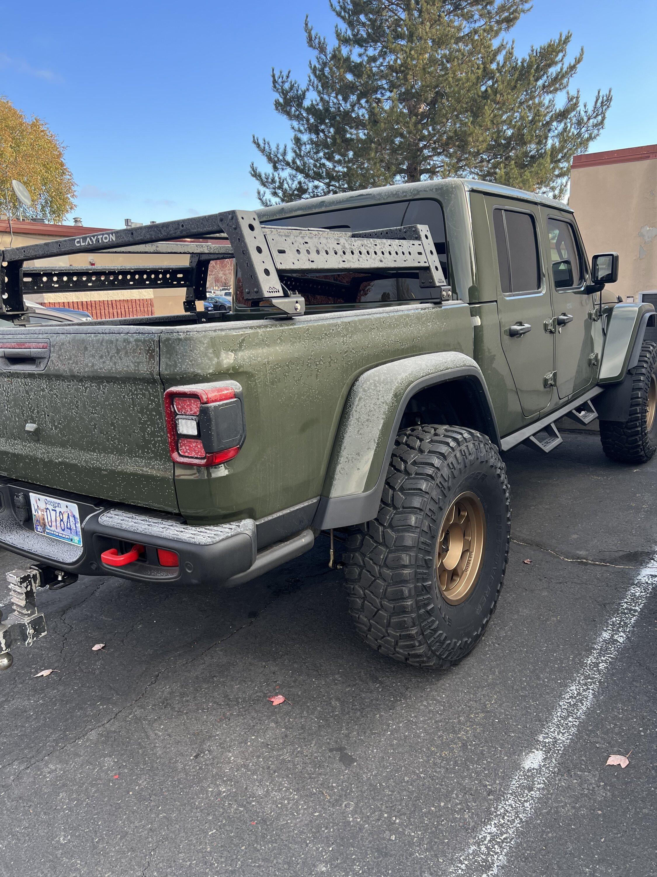 Jeep Gladiator Running 40's 81264C19-3965-4541-BB94-AD8280440800