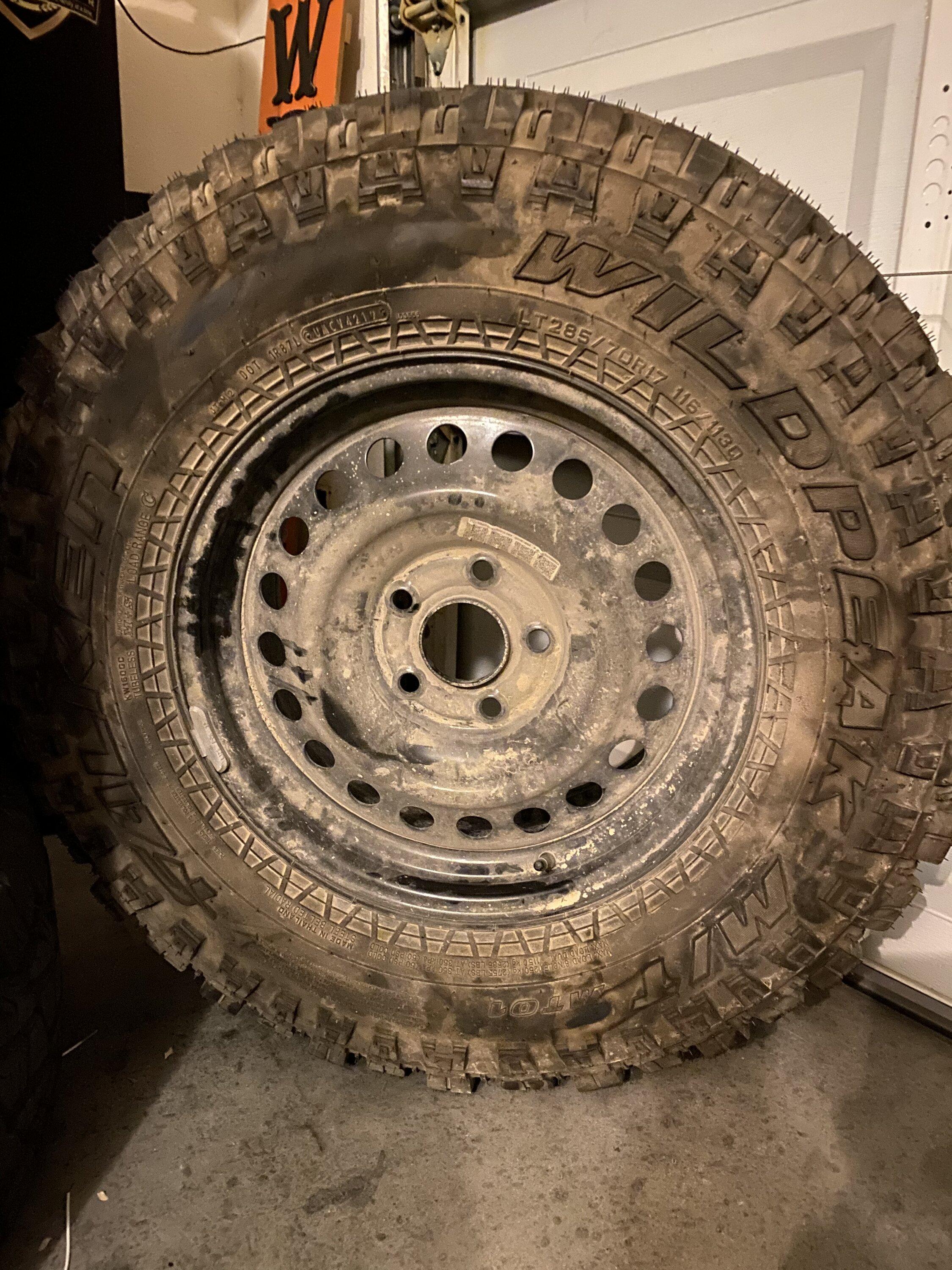 Jeep Gladiator Rubicon Spare tire/wheel D4543CA3-62B9-4ED9-9FE8-5A9DCD43BB04