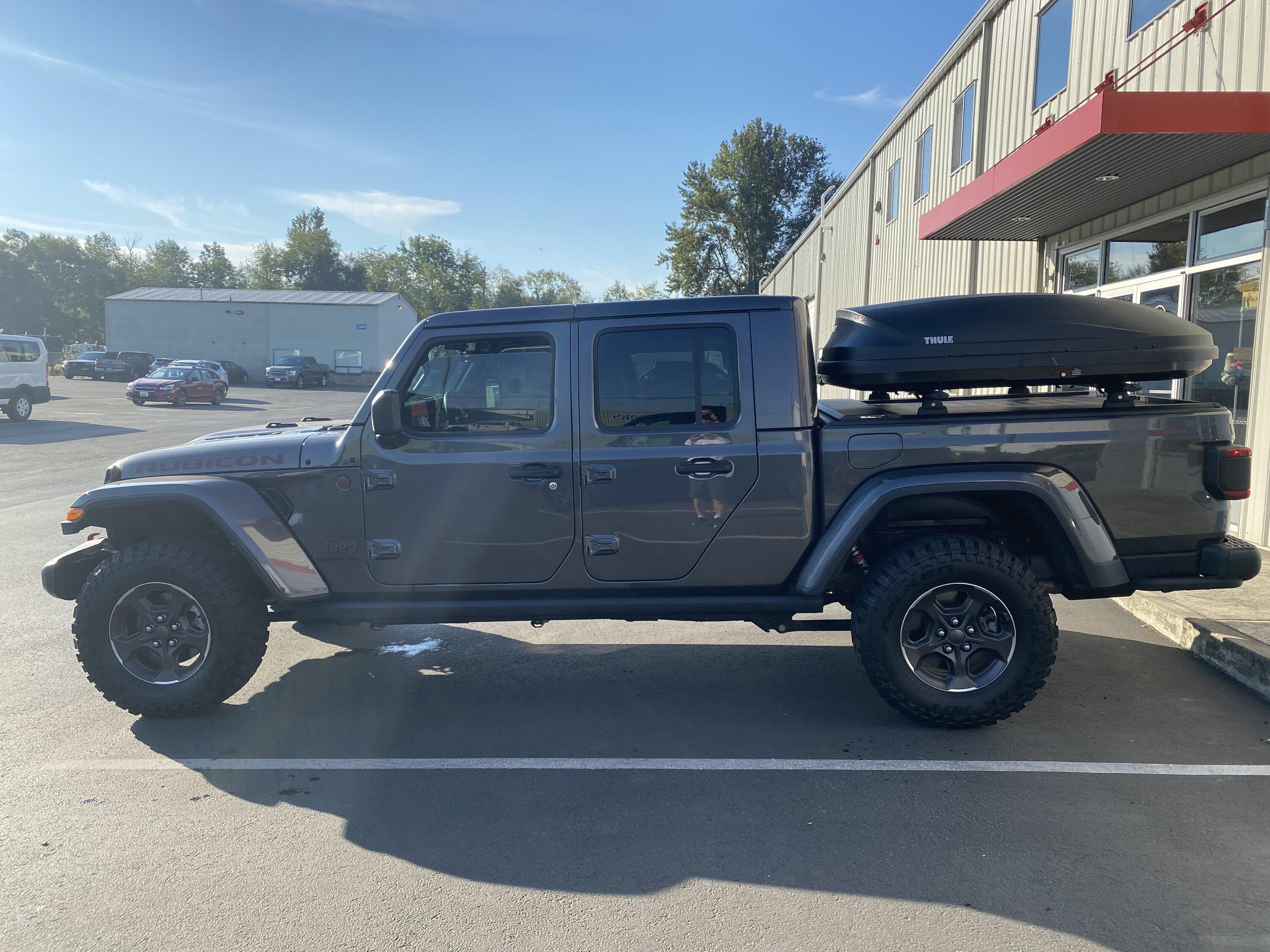 Jeep Gladiator Racking my Rock-n-Lock M-Series XT E1AB2B90-D017-445D-83B2-7D087B82D307