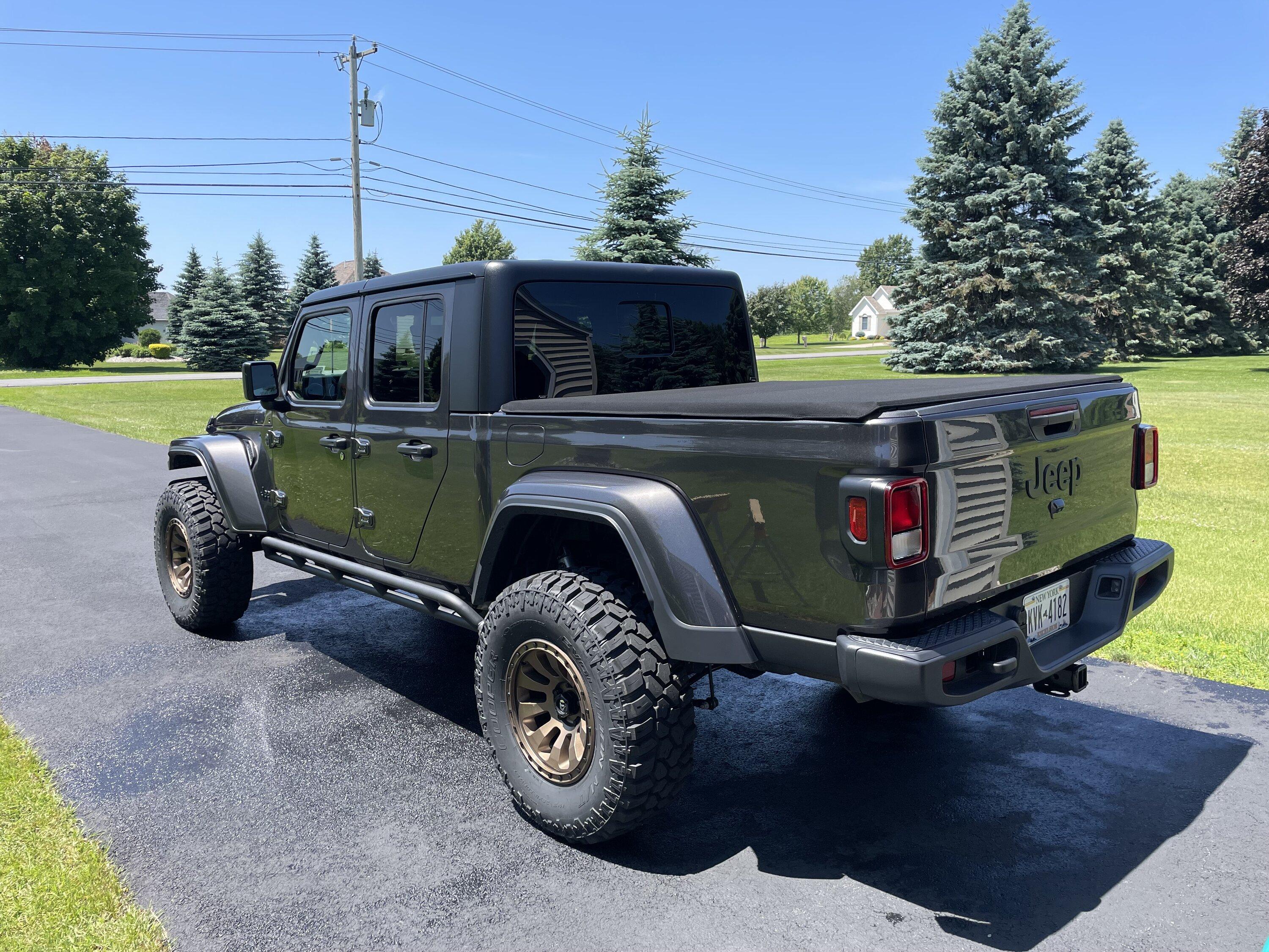 Jeep Gladiator Gladiators on Mopar 2" Lift Kit 1668957895931