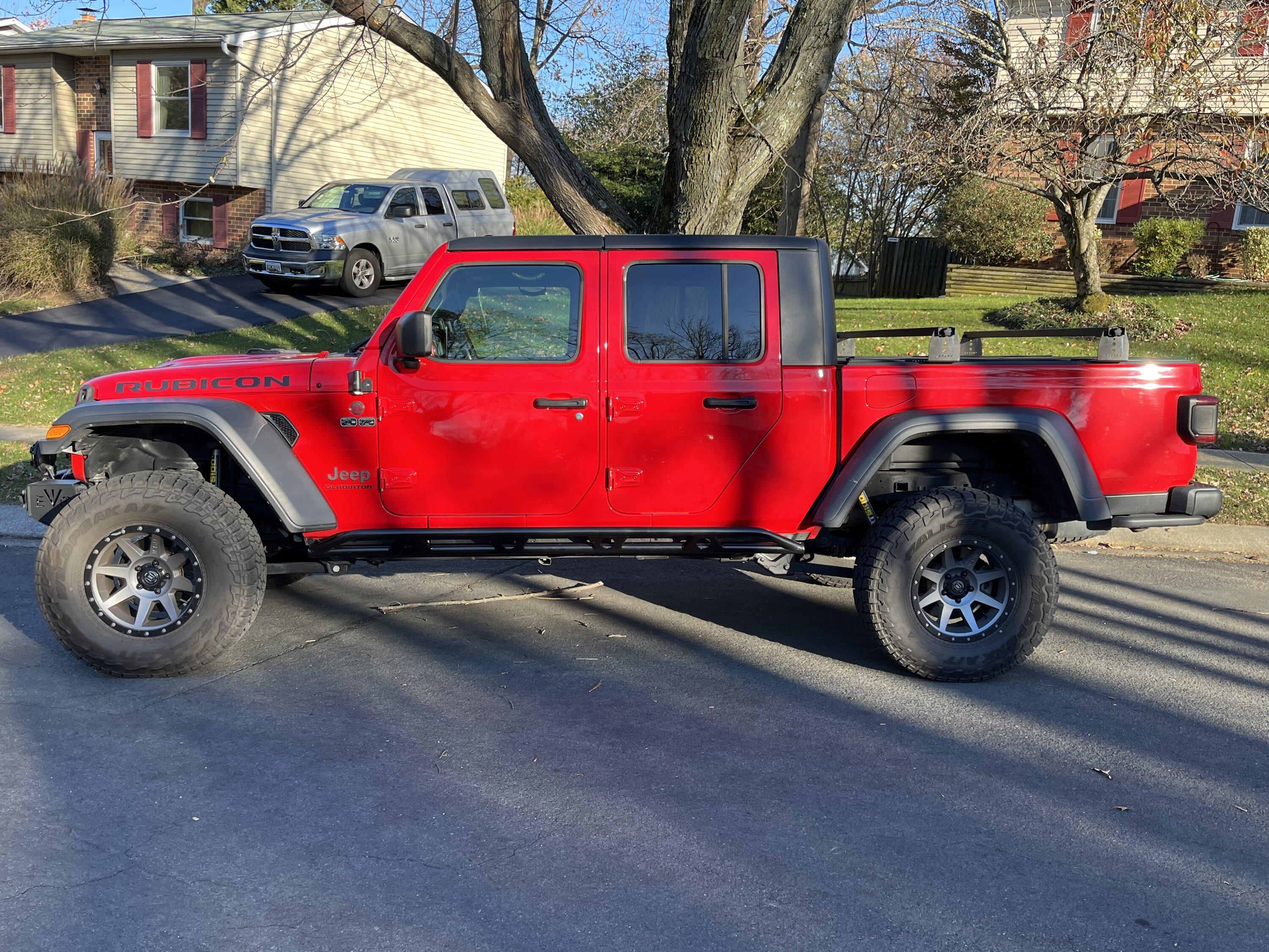 Jeep Gladiator Icon Rock Sliders F3C513EE-BD85-49BD-A15F-15ECF949810E