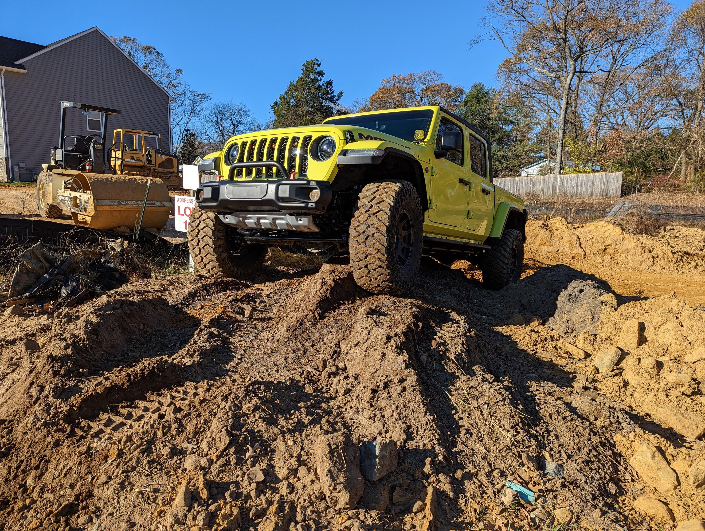 Jeep Gladiator Why no Xtreme Recon package for JT? PXL_20221120_191342935