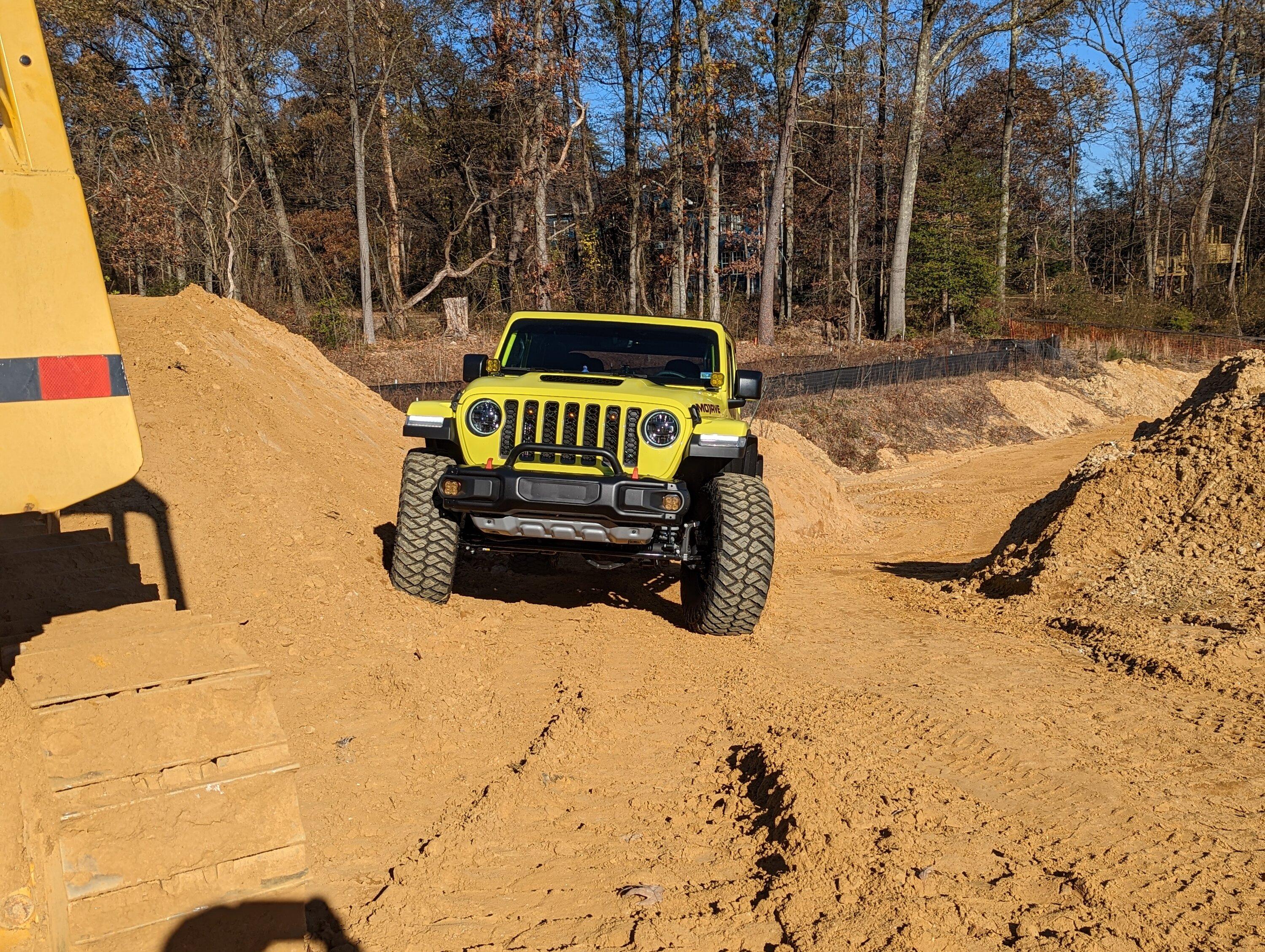 Jeep Gladiator Why no Xtreme Recon package for JT? PXL_20221120_190321342