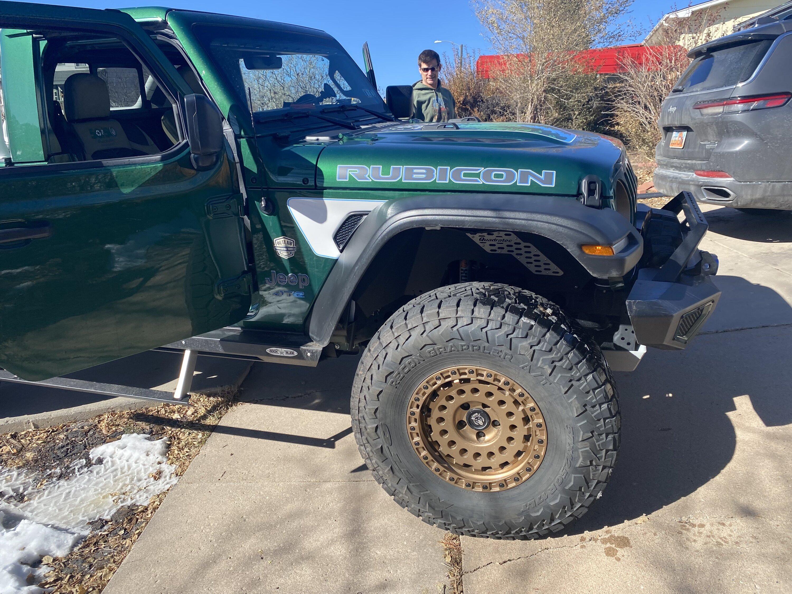Jeep Gladiator SAW It In Person IMG_1944