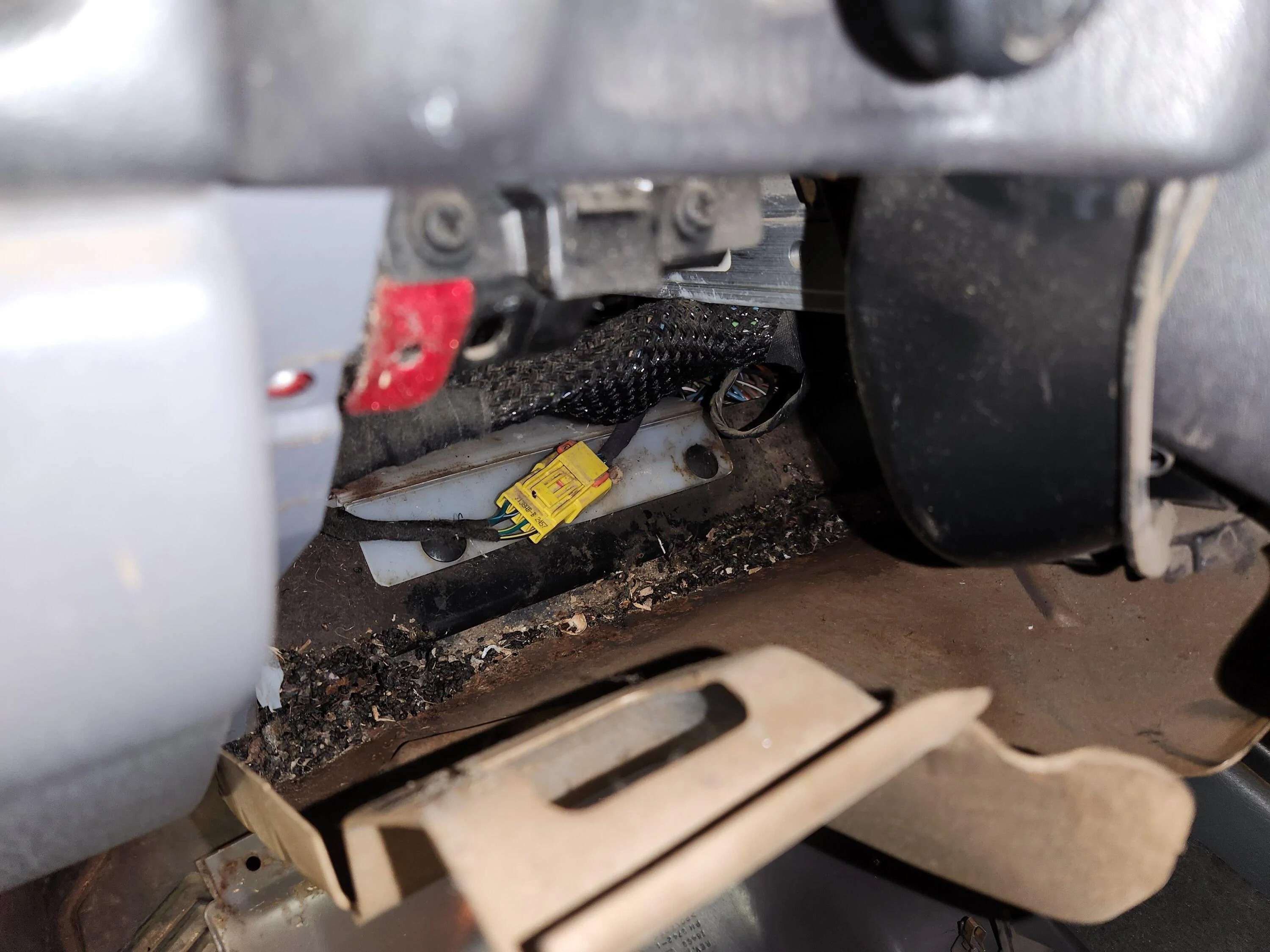 Jeep Gladiator Mice invaded my air box.  Seriously! 20221109_220717