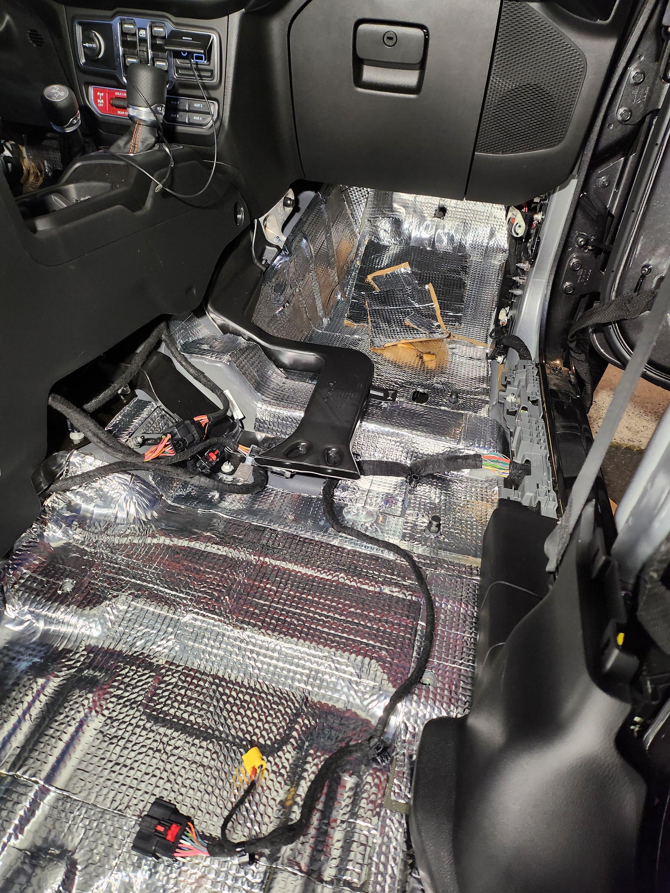 Jeep Gladiator Weathertech vs Jeep all weather mats 20221119_170723