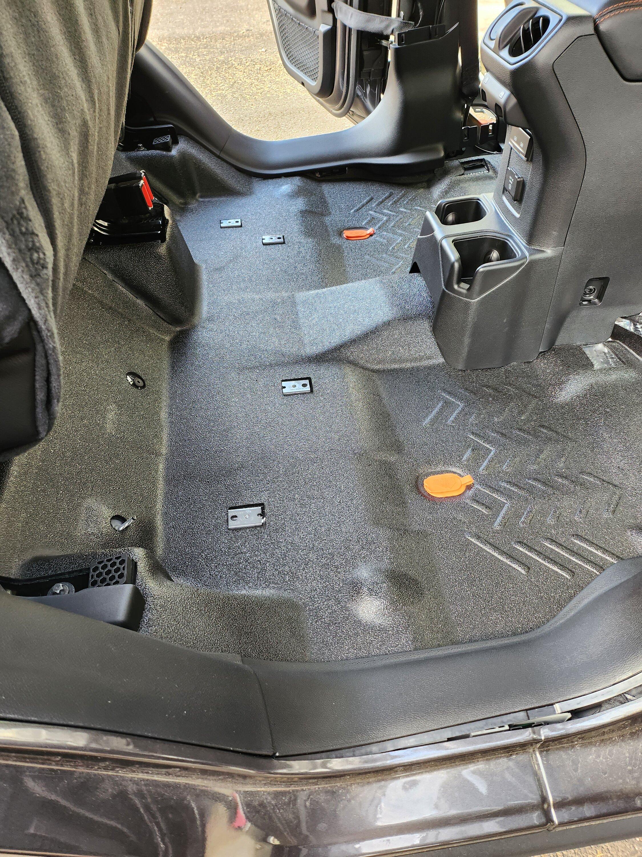 Jeep Gladiator Weathertech vs Jeep all weather mats 20221120_131817