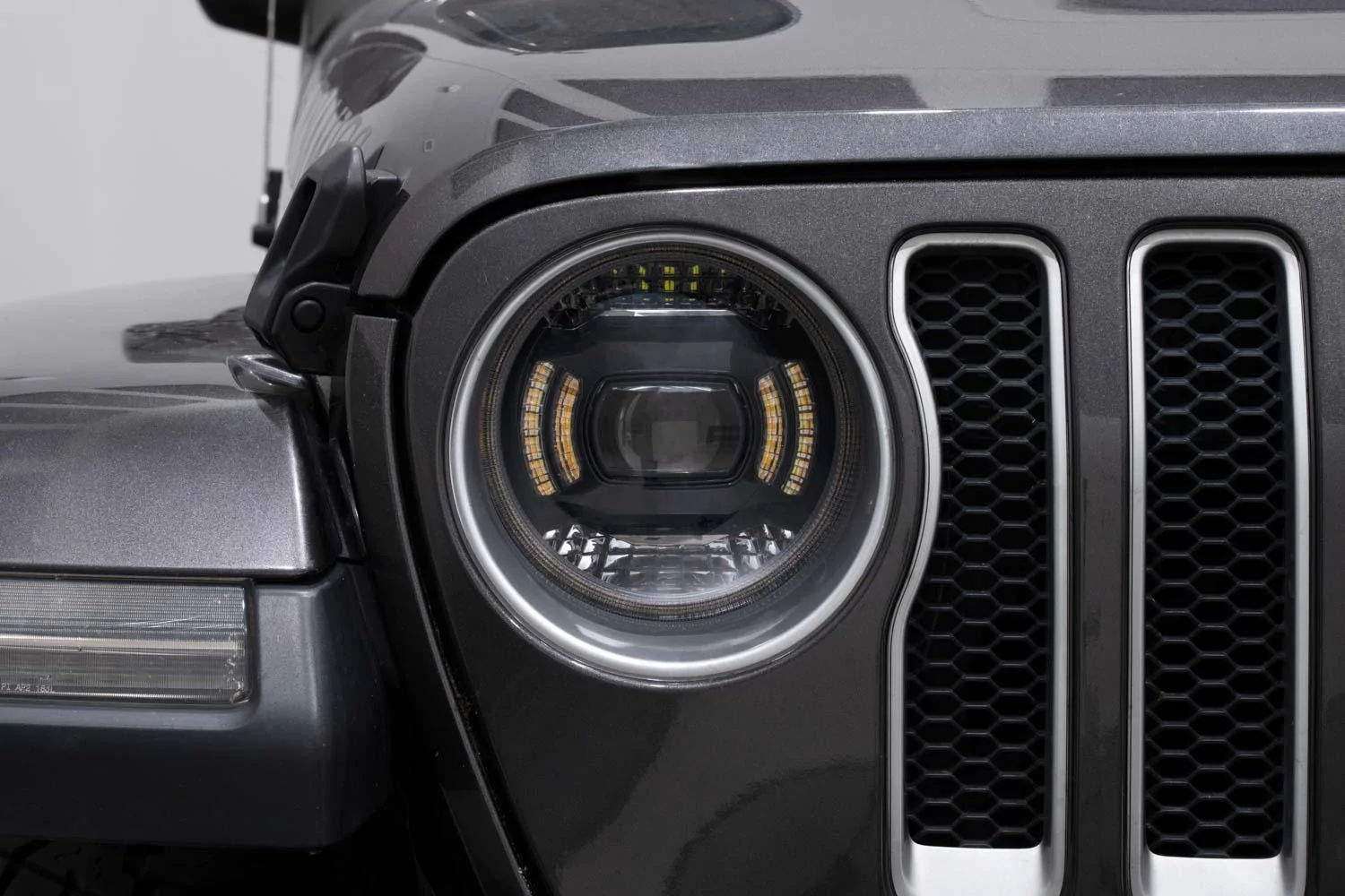 Jeep Gladiator This is BIG. Introducing ELITE SERIES Headlights. 2018_Jeep_JL_Elite_Max_HL_Studio_Close_Off
