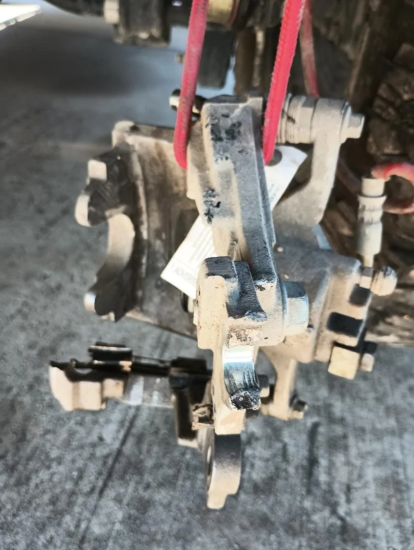 Jeep Gladiator Anyone had a caliper dragging??? brake caliper1