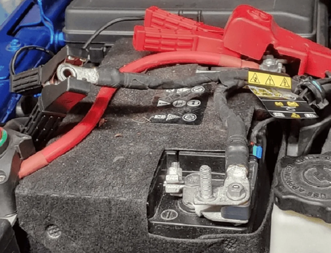 Jeep Gladiator Auxiliary Battery Jump 1669160940577