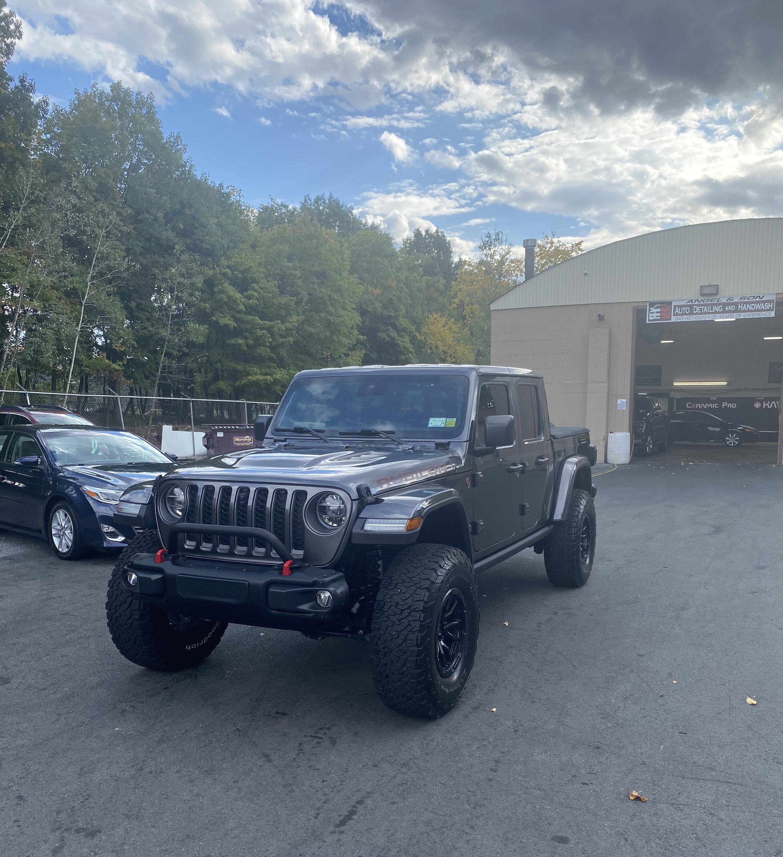 Jeep Gladiator 2020 Jeep Gladiator Rubicon Launch Edition - $45,500 4E4777C8-0684-43F4-A307-BFE8B2BA49BA