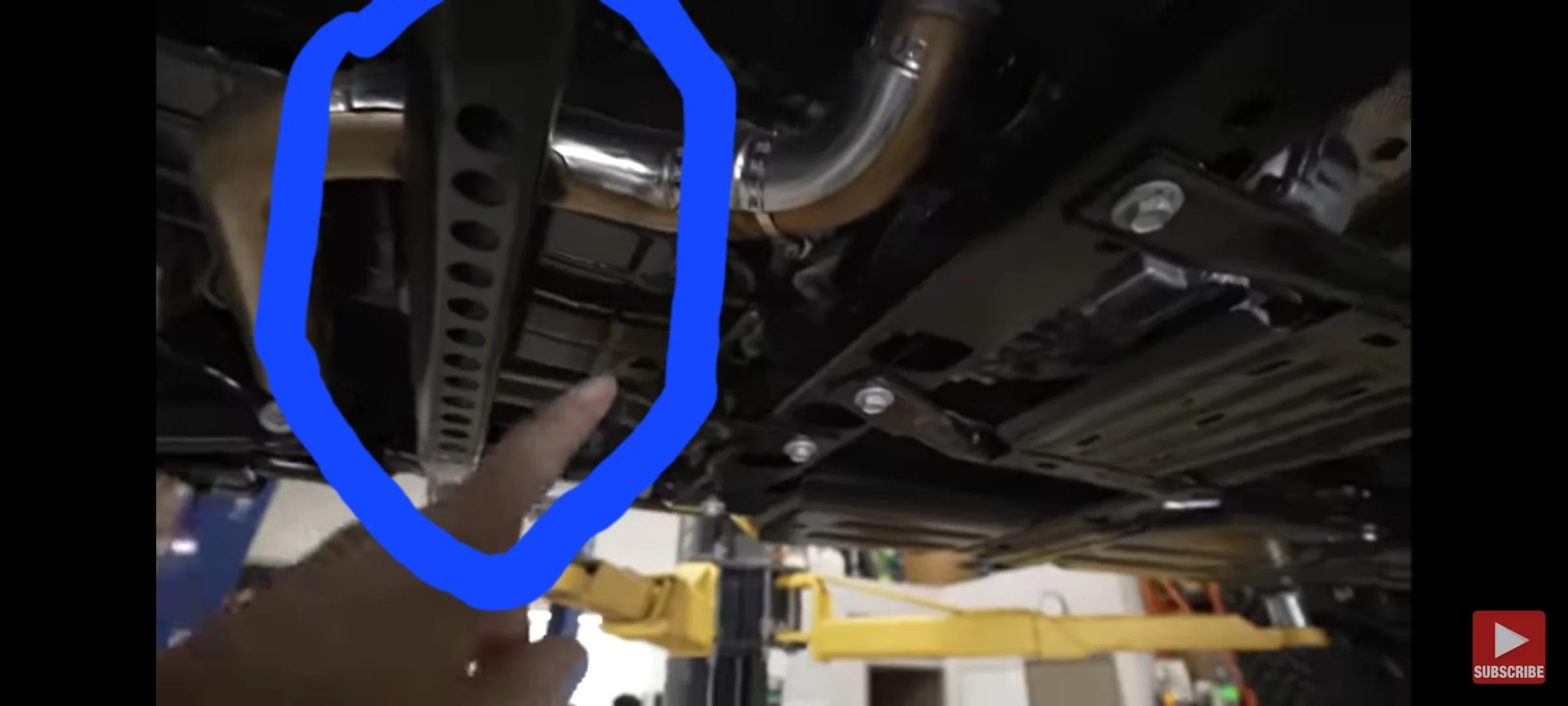 Jeep Gladiator Missing mojave frame part Screenshot_20221123-200059_YouTu