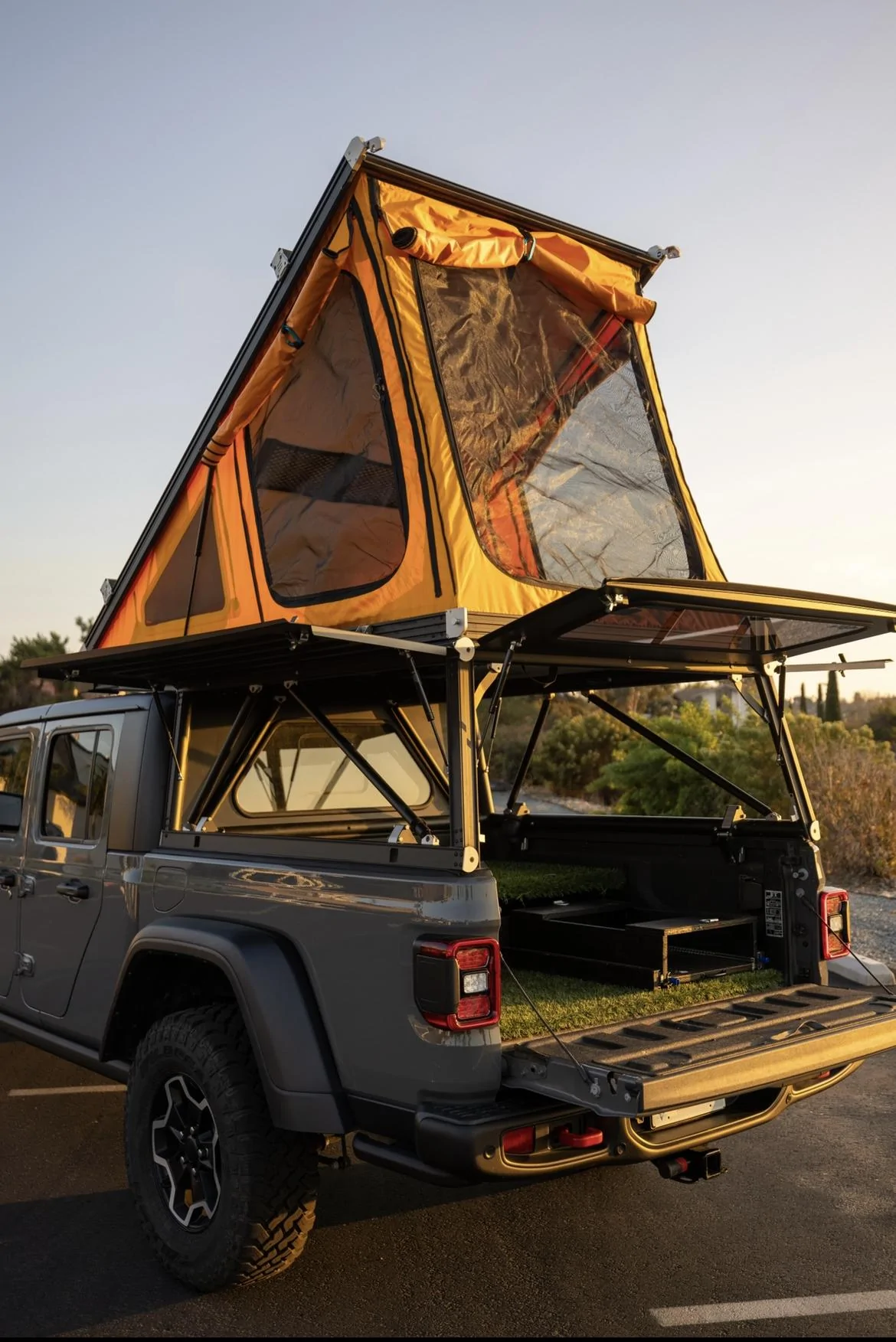 Jeep Gladiator 2022 Rubicon with GoFastCamper IMG_B004138280A9-1