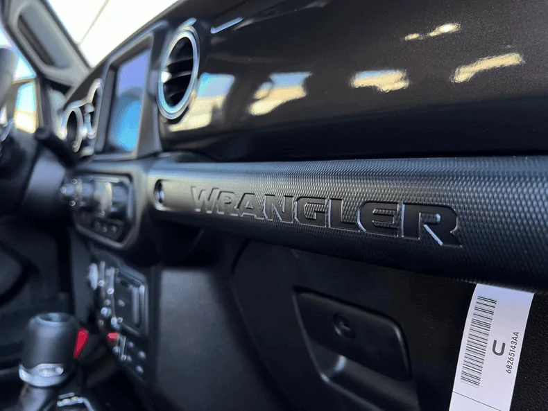 Jeep Gladiator Rubicon interior 1669401665618