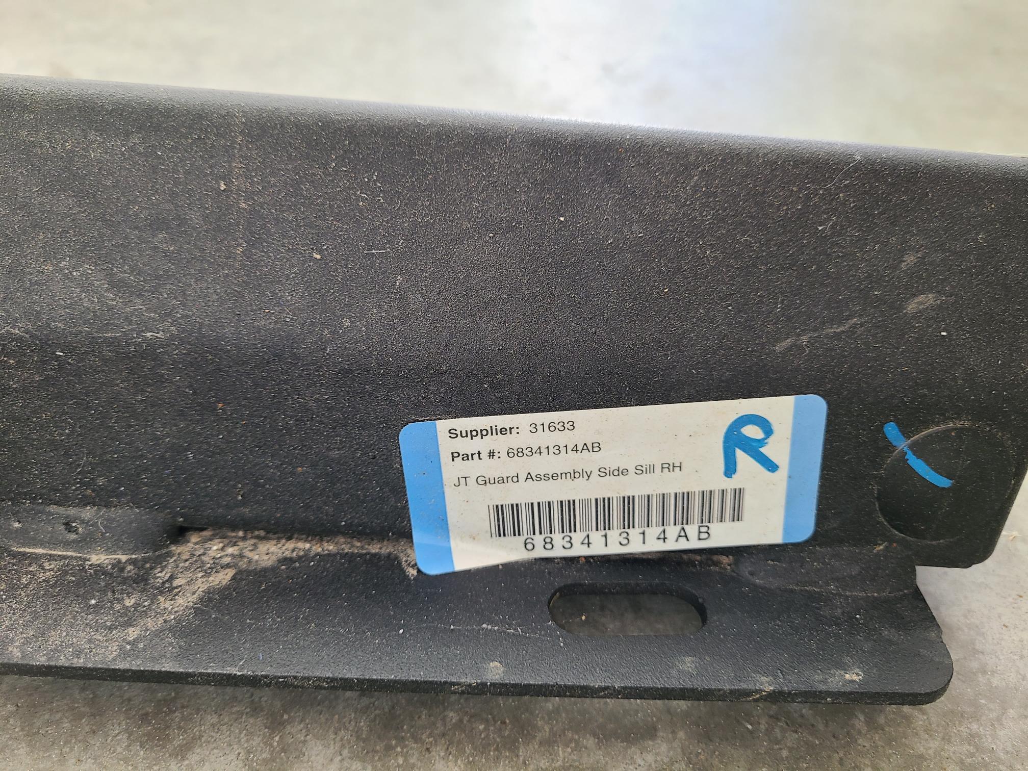 Jeep Gladiator 2021 Mojave Rock Rails for sale - $250 20221126_113653