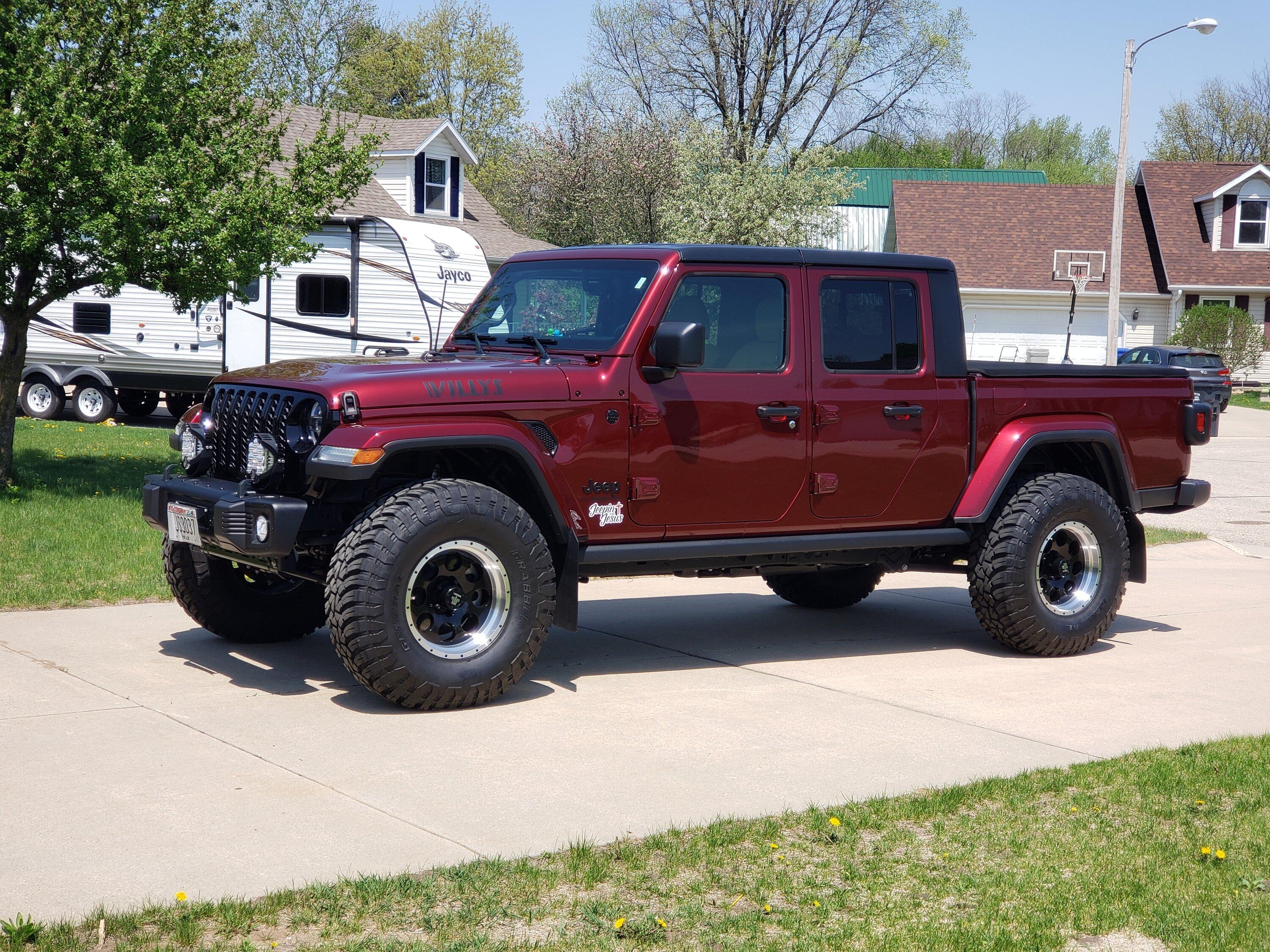 Jeep Gladiator Gladiators on Mopar 2" Lift Kit 20220513_124715