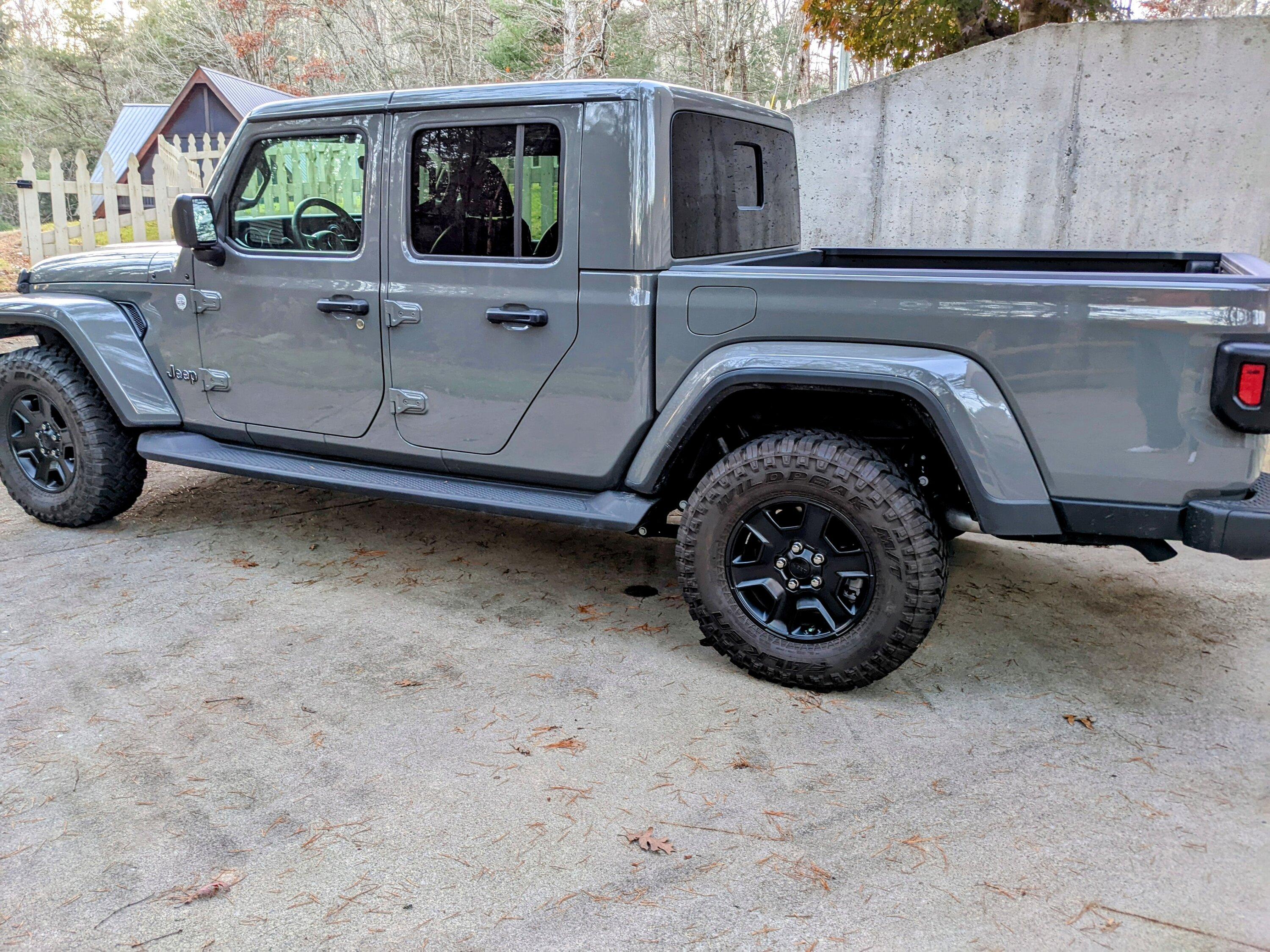 Jeep Gladiator Jk wheels on overland PXL_20221116_222216774~2