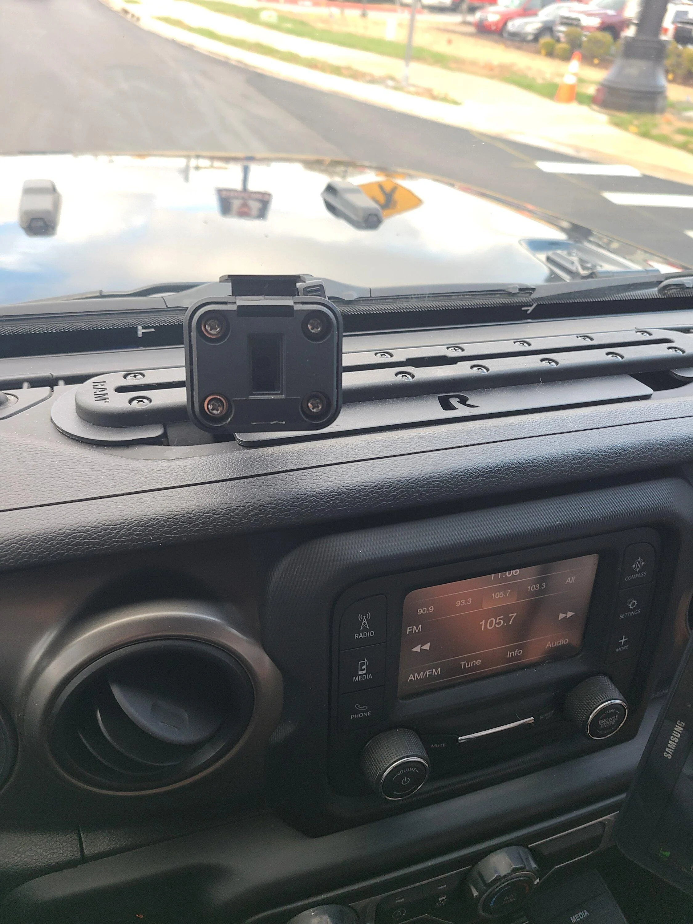 Jeep Gladiator Advice on 12.9” 5th gen iPad mount 16695688419631121447086964536496
