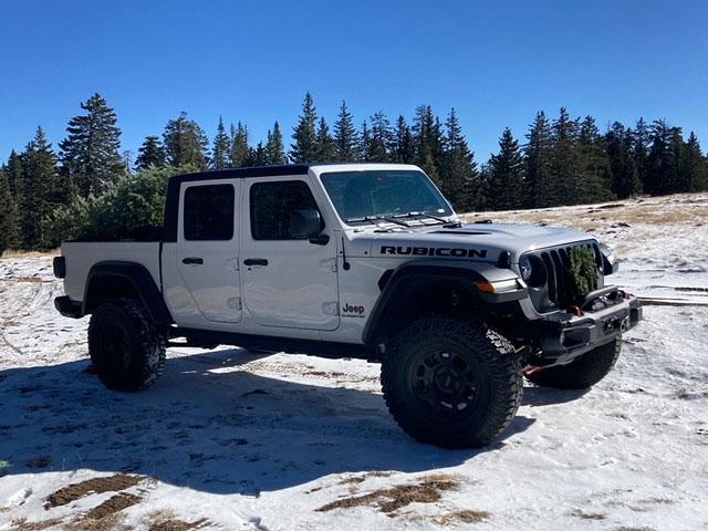 Jeep Gladiator Let’s see those Christmas trees! xmastree1