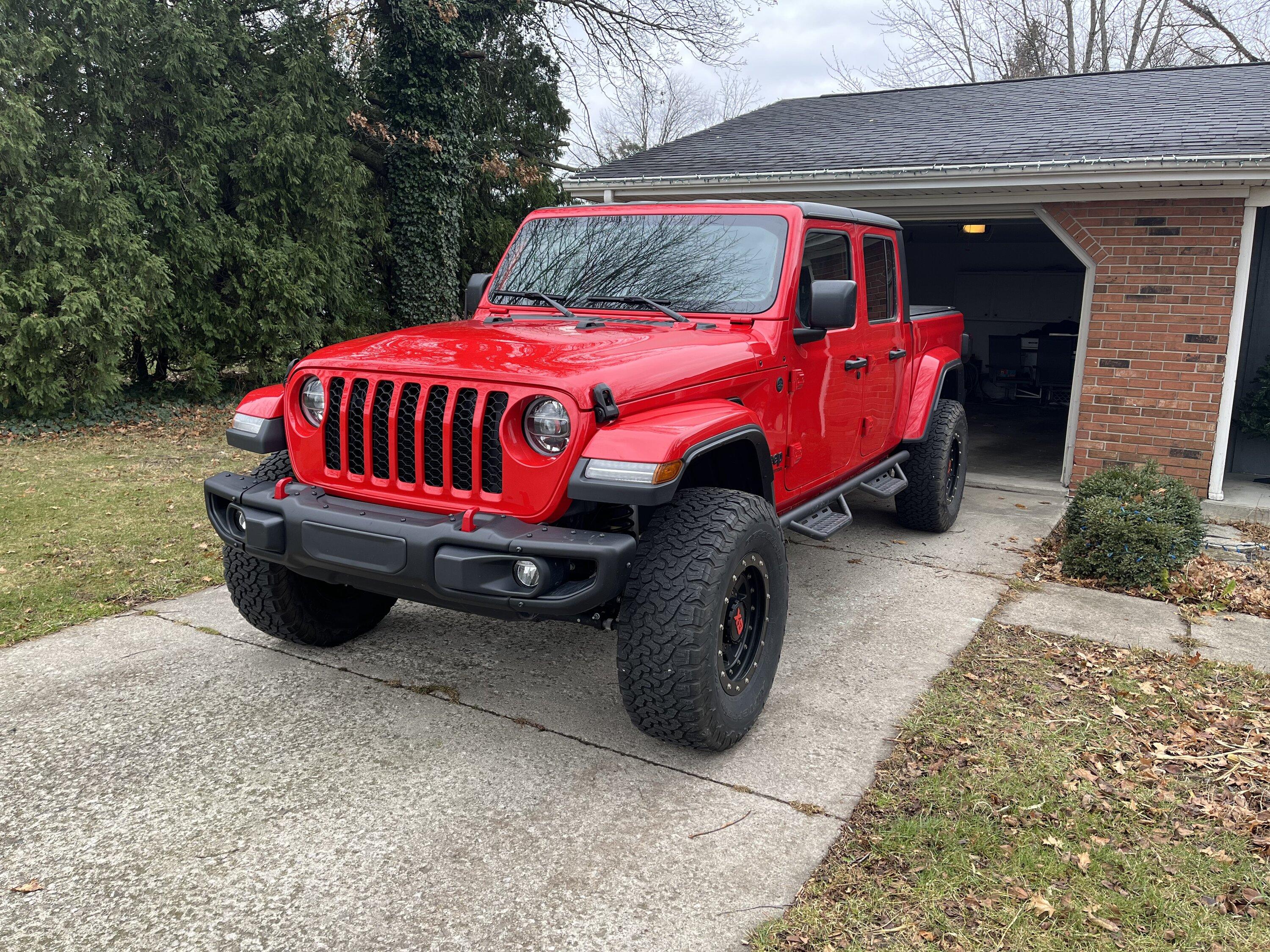 Jeep Gladiator 2021 sport s max tow $45,000 1DDFA603-C314-4441-91B1-7E041DE311D3