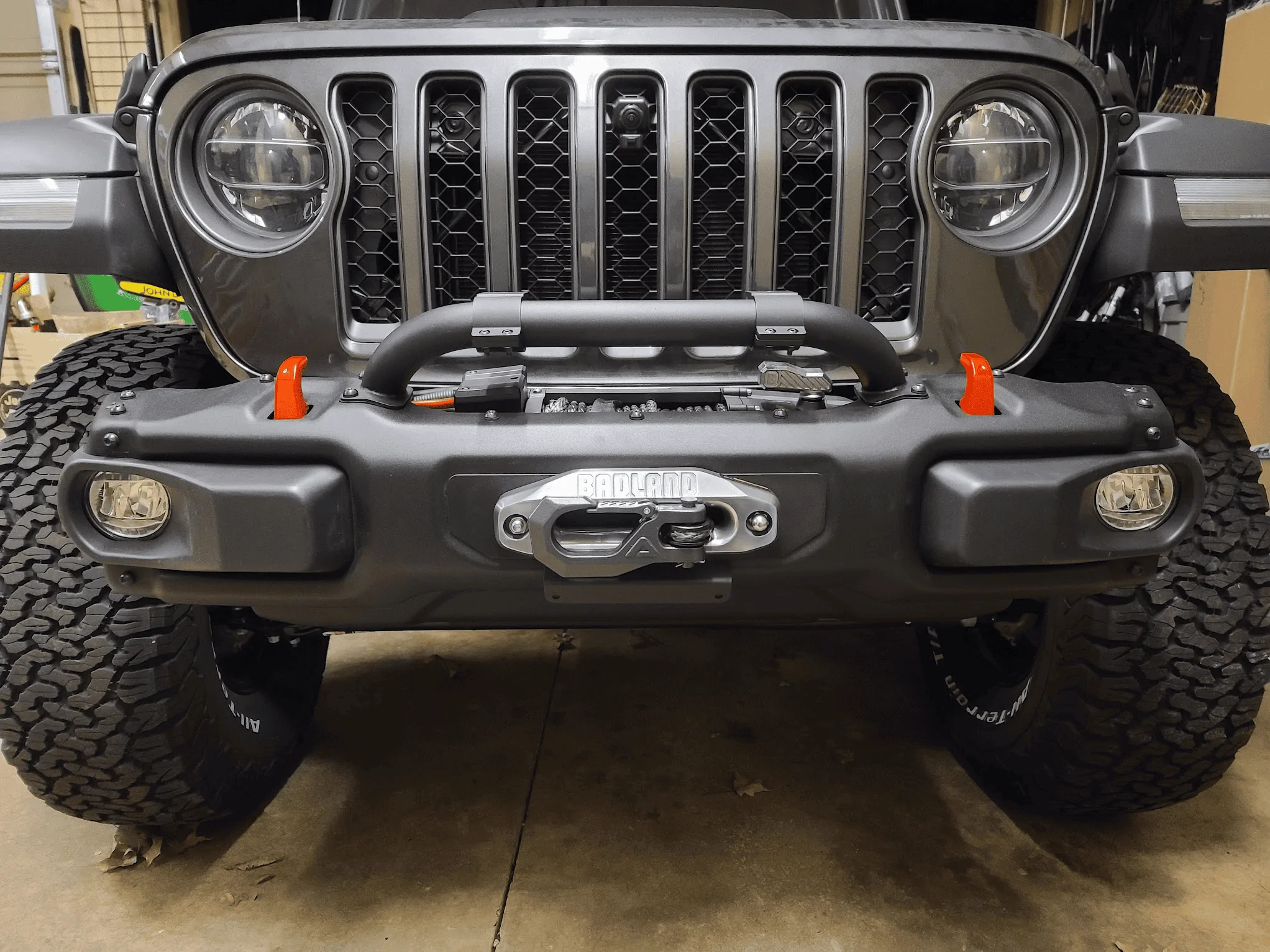 Jeep Gladiator Buying today but which? Smittybilt X20 Gen 3 or Badland Apex Winch? Please advice, searched but not much info on the G3 1669662503483