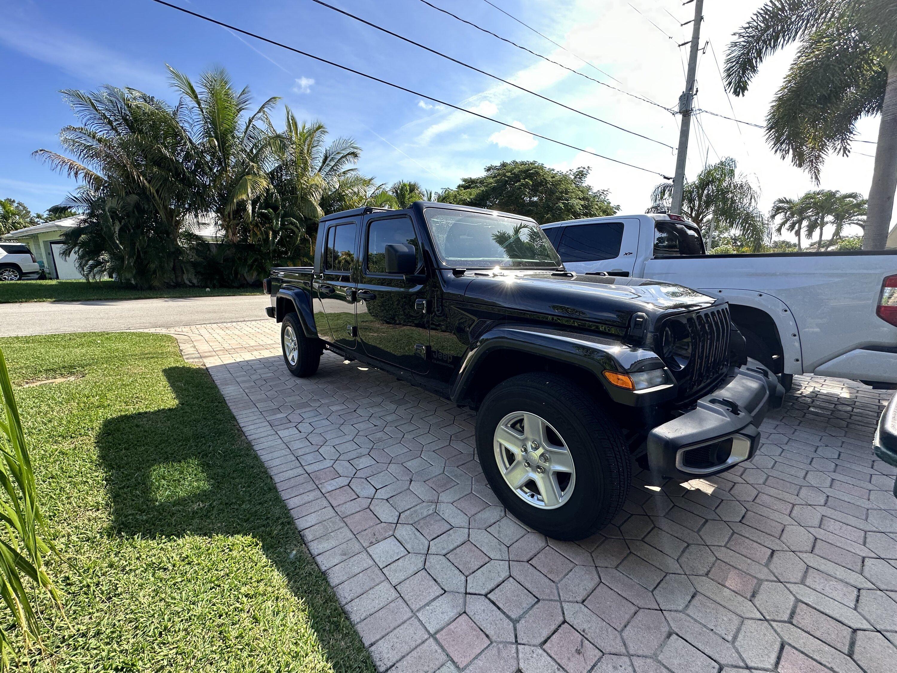 Jeep Gladiator Completed 35" Tires on 2022 Sport S - Stock suspension - 3.73 gears with pictures IMG_2163