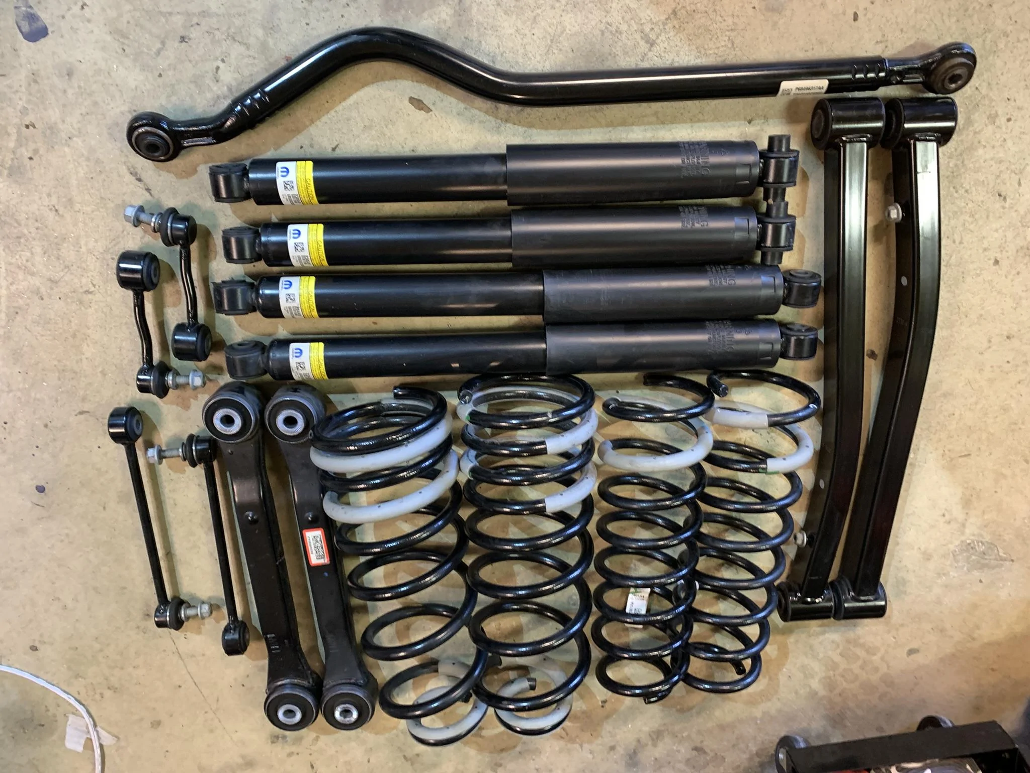 Jeep Gladiator New Max tow suspension complete 10EC4091-154A-4A64-A734-B8BC47FD9DF1