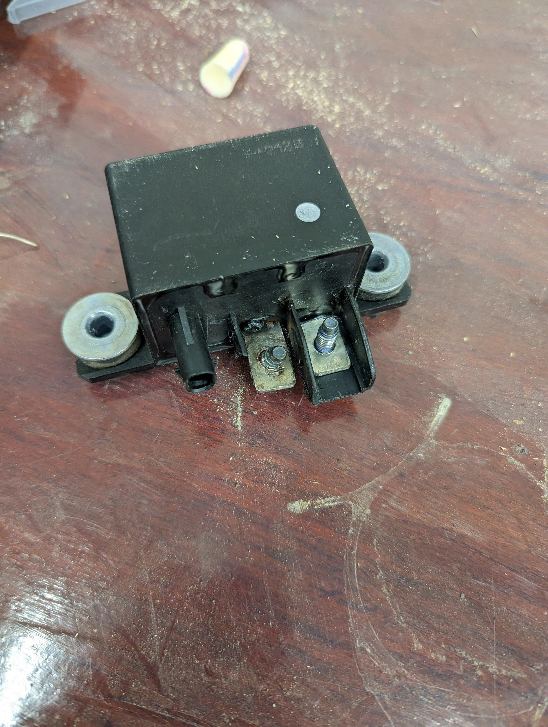 Jeep Gladiator Wildly Fluctuating voltage, Christmas tree dash lights, loss of power steering. Solved - I think PXL_20221128_013600842
